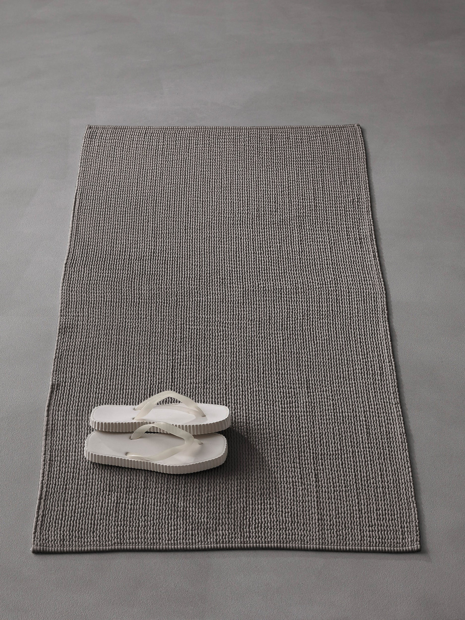 Pliss Bath Mat in Fumo by Society Limonta