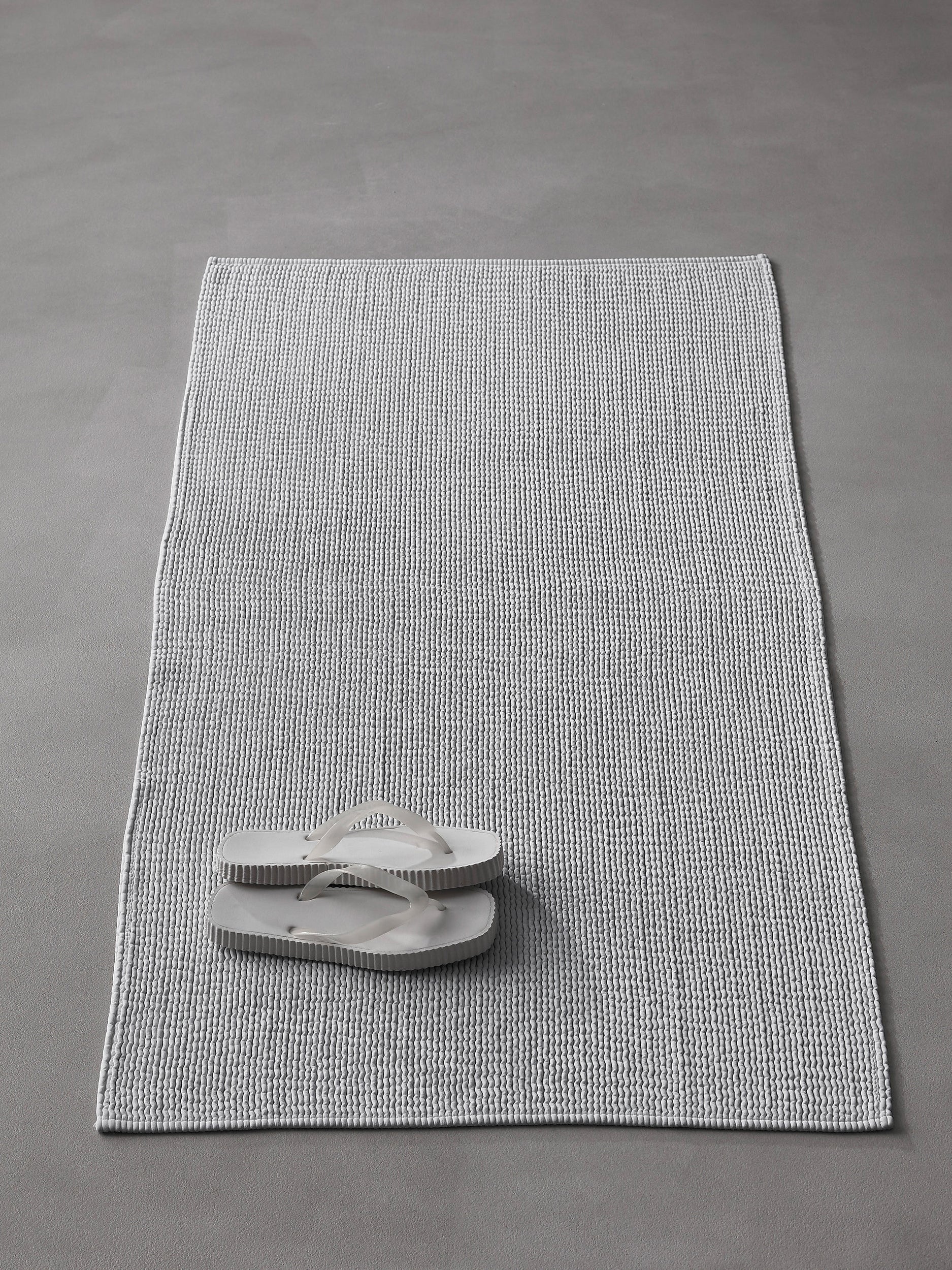 Pliss Bath Mat in Ghiaccio by Society Limonta