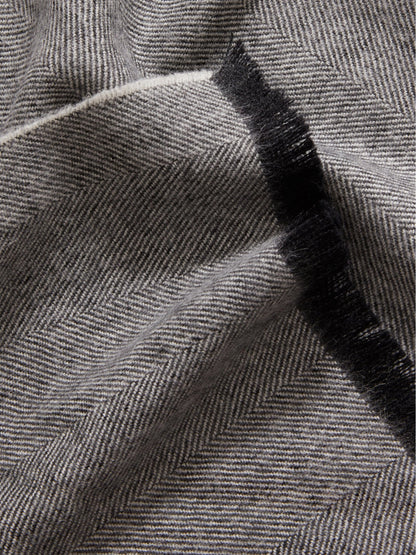 Pluma Throw - Charcoal Throws