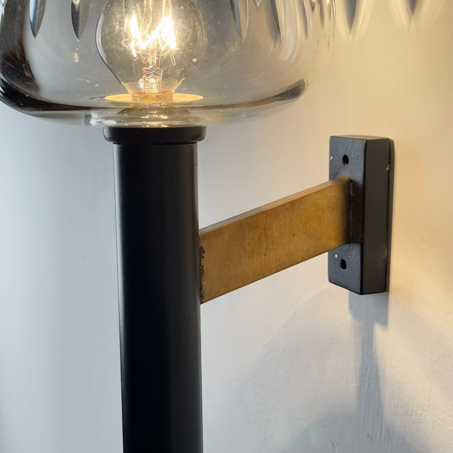 Poetic Cut-Glass Glow - Gardella Attrib. Brass Wall Sconce, 1950s Sconces