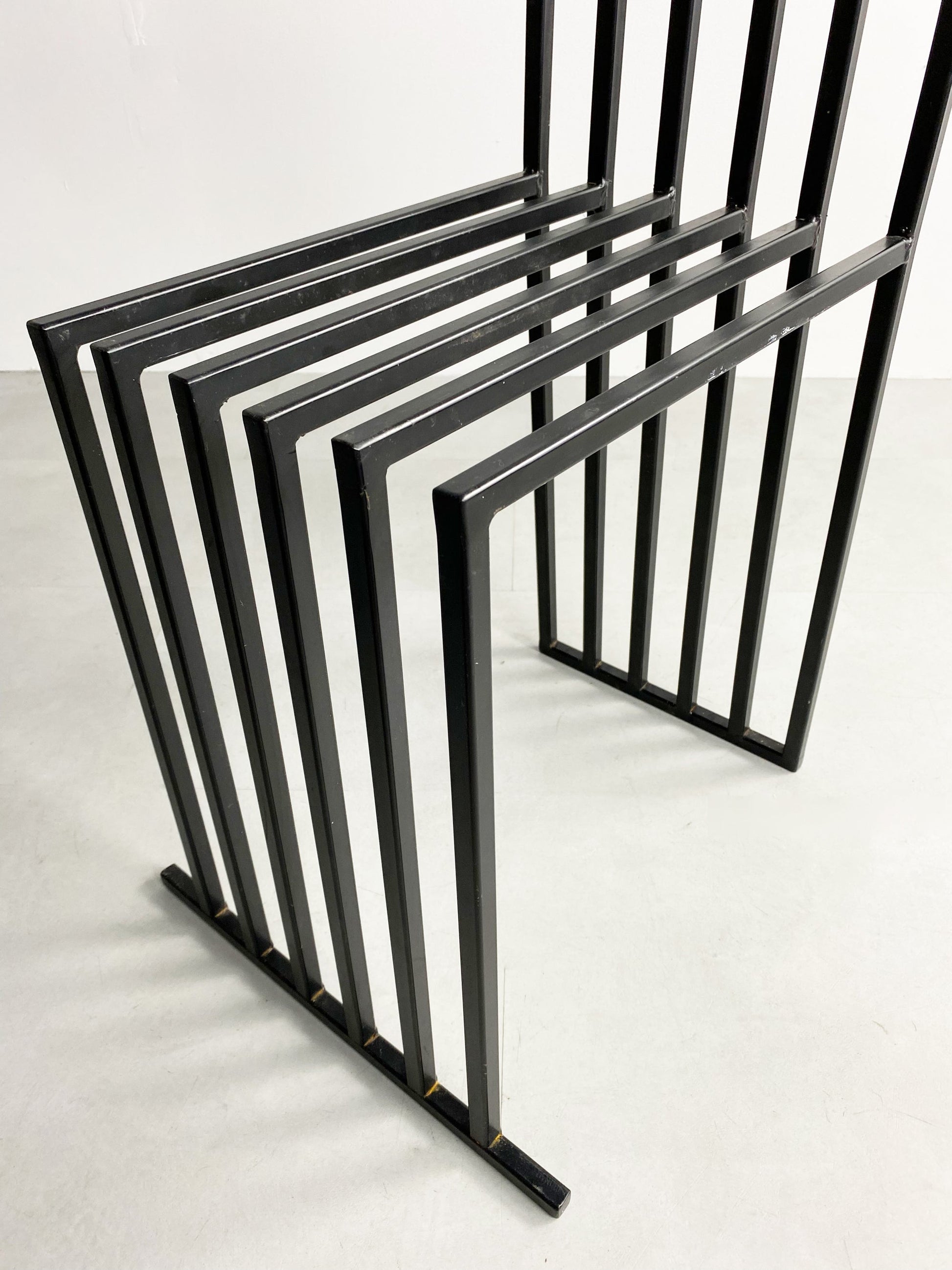 Postmodern Metalwork Throne Chair Chairs