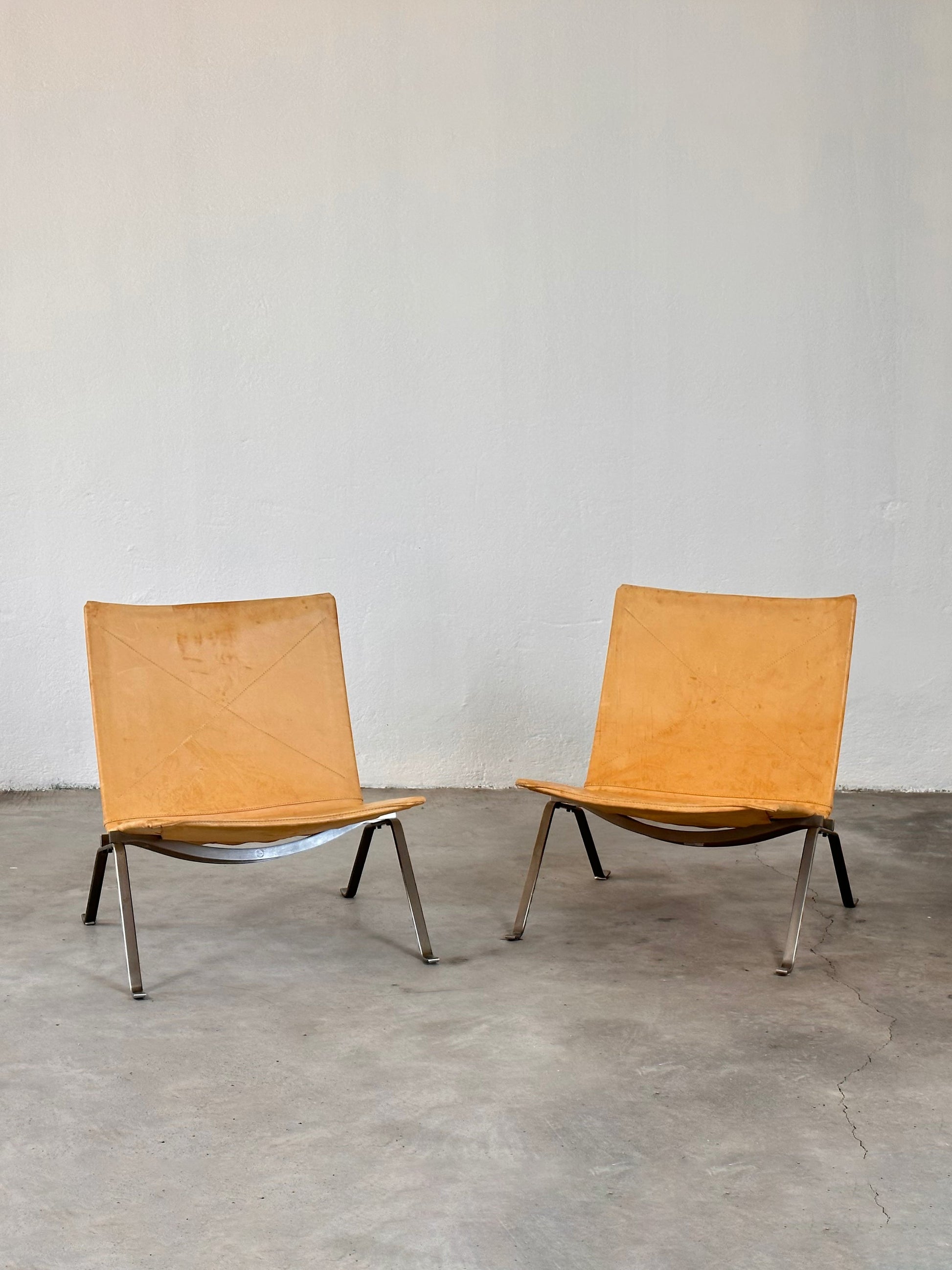 Poul Kjaerholm 'PK22' Lounge Chairs for Fritz Hansen in Light Patina Cognac Leather, 1956 Chairs