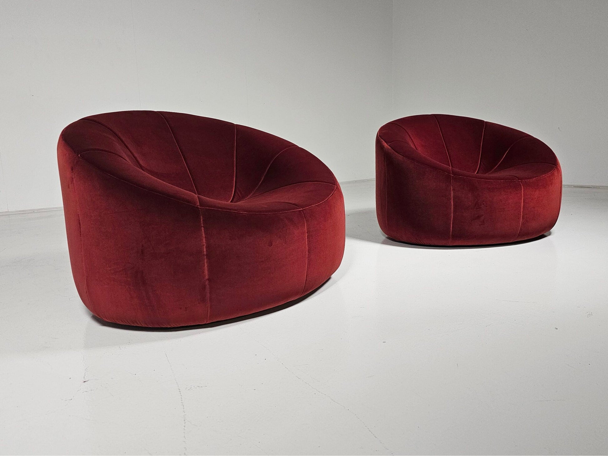 Pumpkin Lounge Chairs in Red Velvet by Pierre Paulin for Ligne Roset Chairs