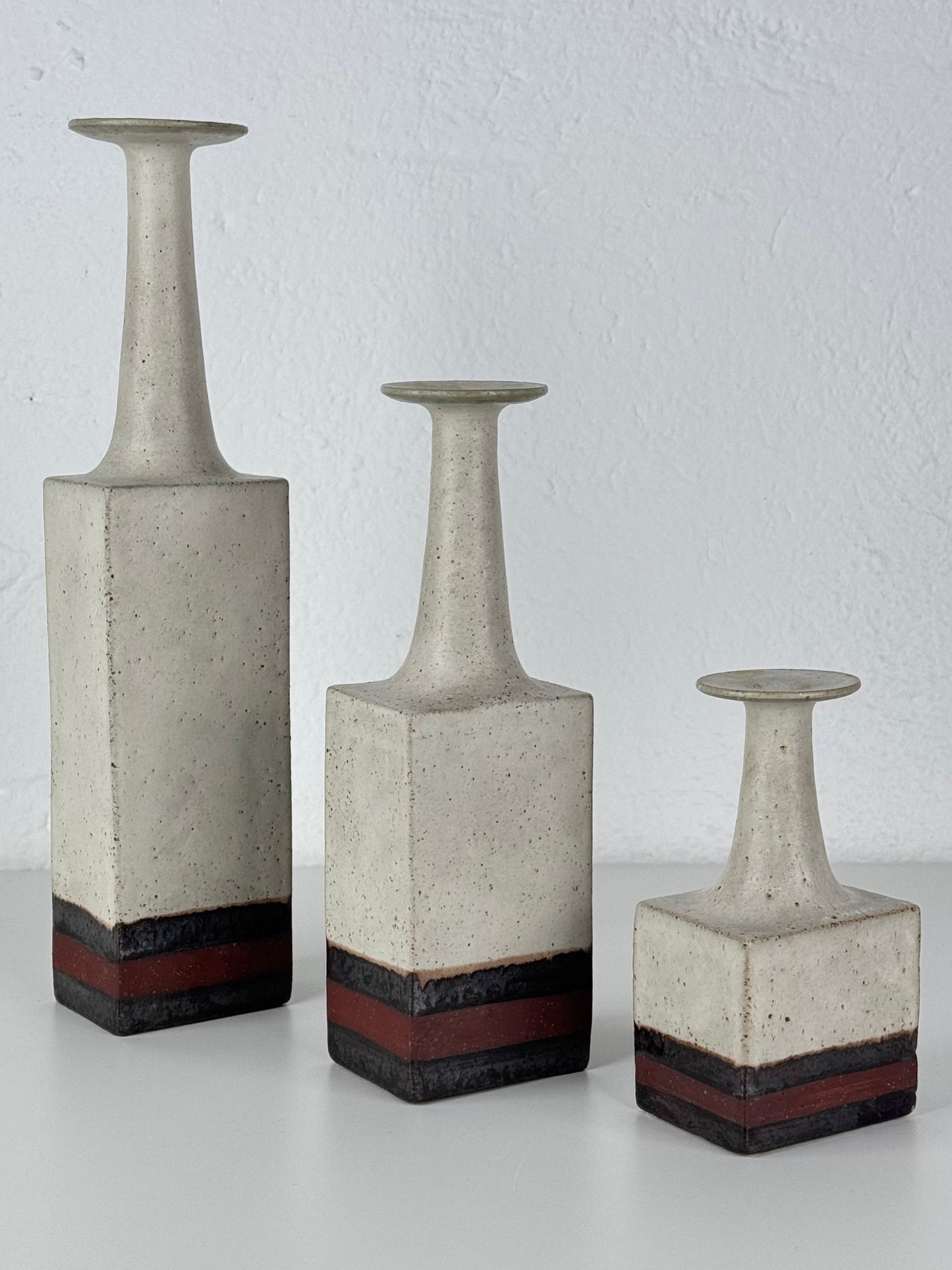 Rare Bruno Gambone Ceramic Monofiore Vase Trio, Italy Mid-20th Century Vases