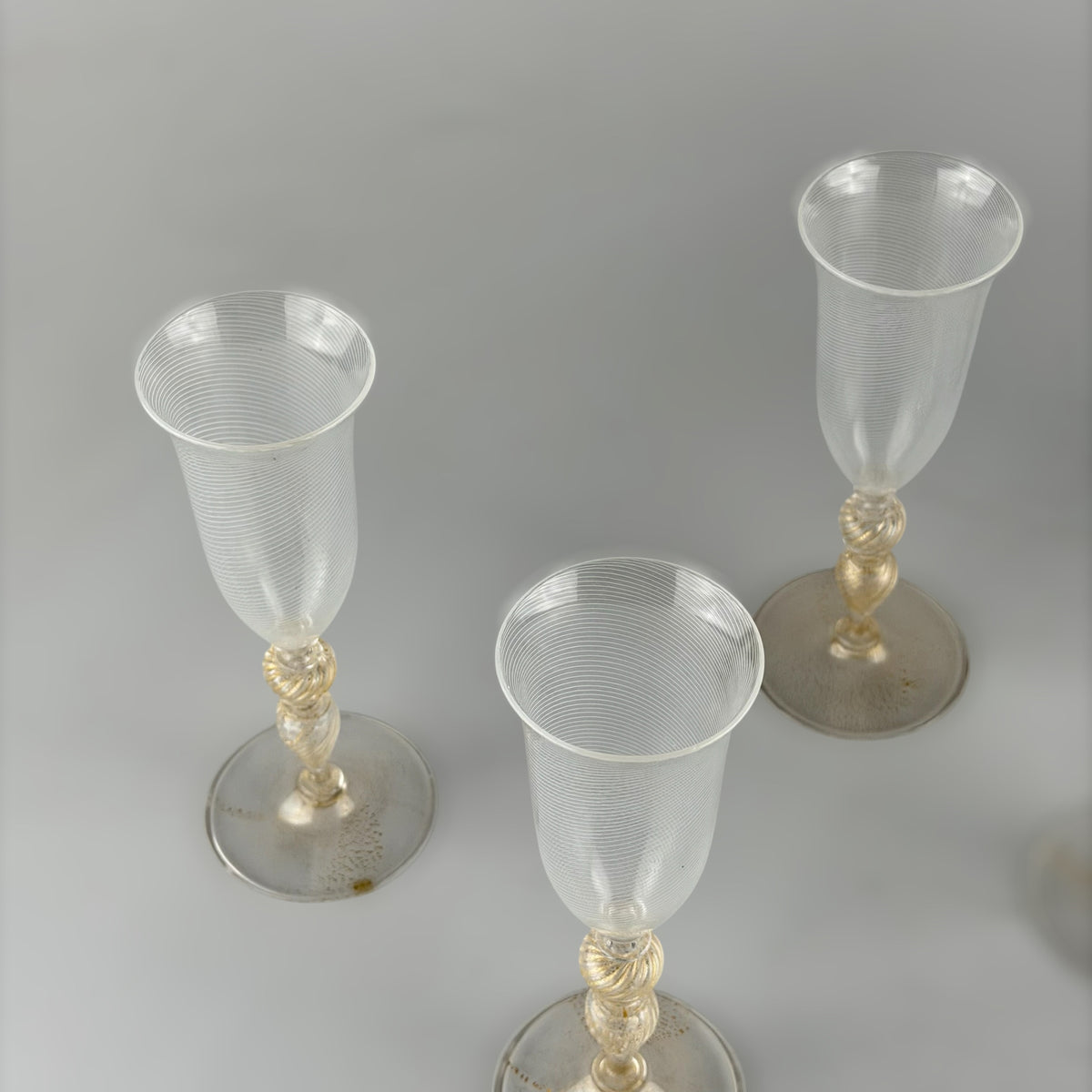 Rare Champagne Set by Carlo Scarpa for Venini, Reticello & Gold Leaf, 1930s Glassware