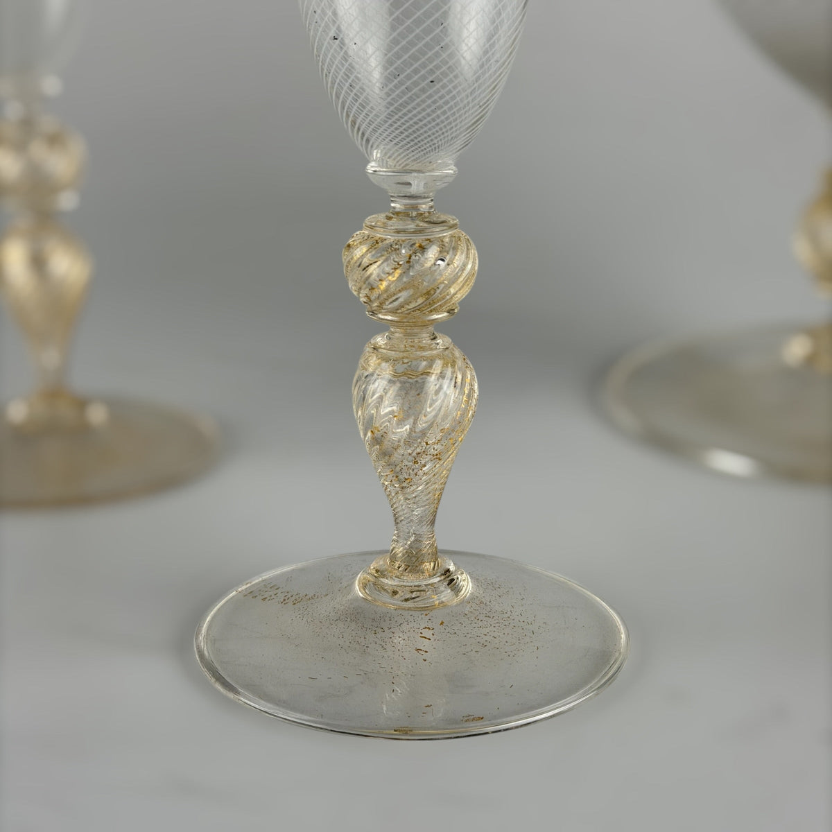Rare Champagne Set by Carlo Scarpa for Venini, Reticello & Gold Leaf, 1930s Glassware