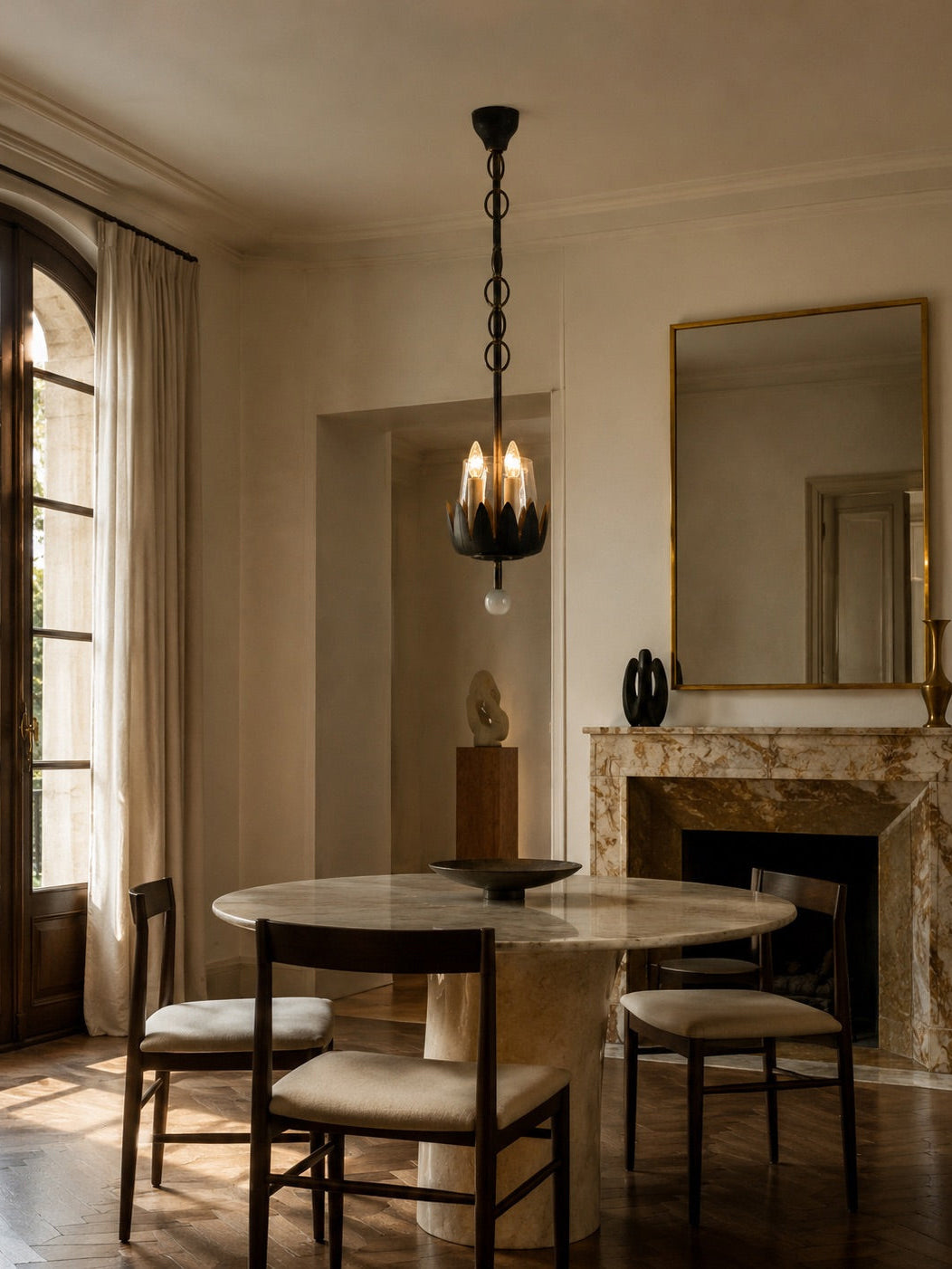 Rare Guglielmo Ulrich Chandelier by Strada with Murano Glass, Italy, Circa 1940 Chandeliers