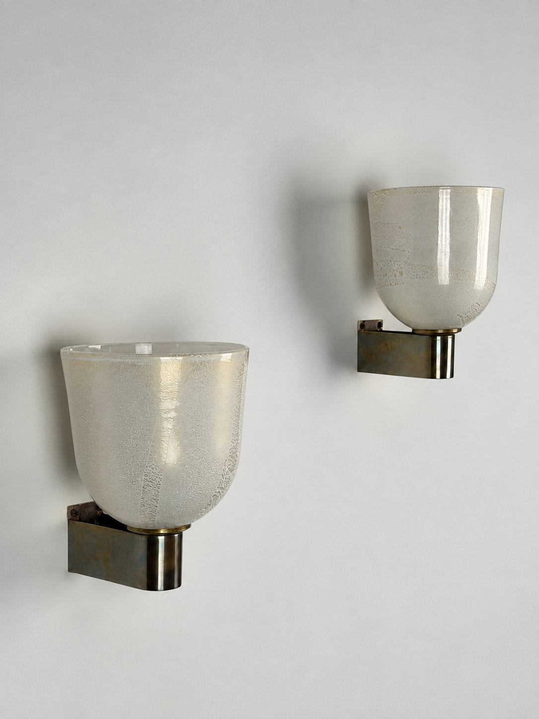 Rare Pair of Carlo Scarpa "Lattimo Aurato" Sconces for M.V.M. Cappellin, 1930 Sconces