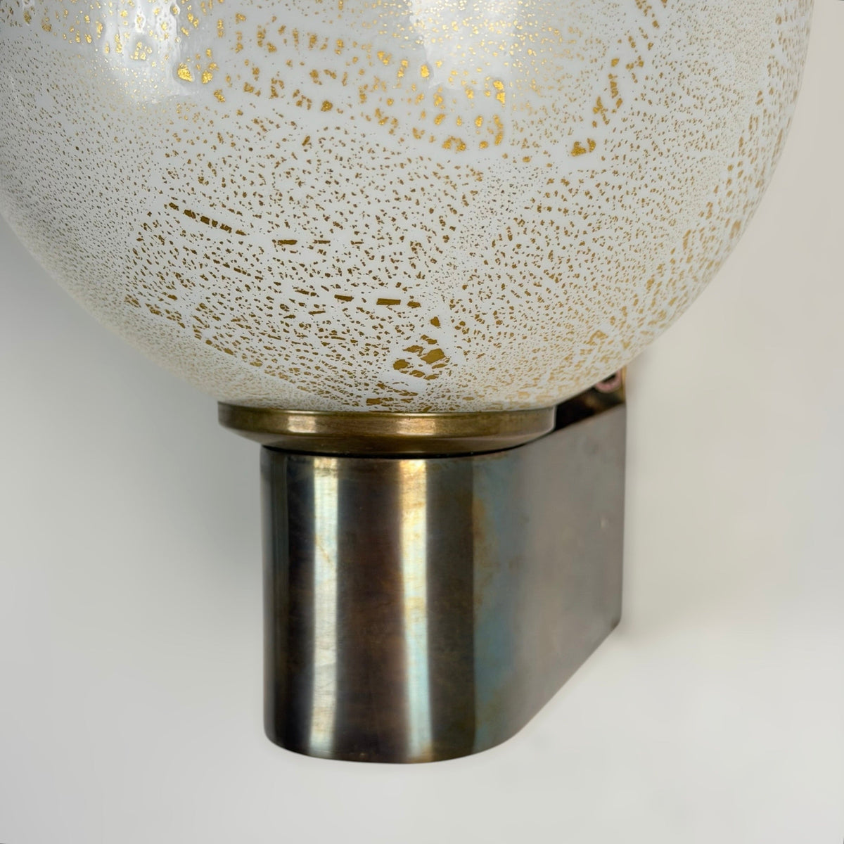 Rare Pair of Carlo Scarpa "Lattimo Aurato" Sconces for M.V.M. Cappellin, 1930 Sconces