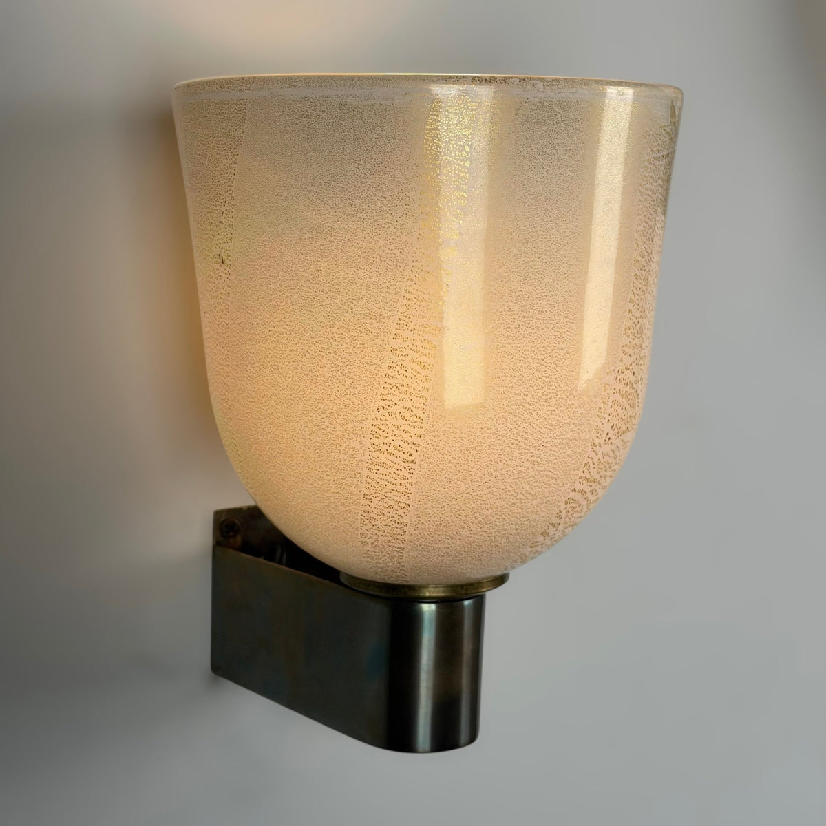 Rare Pair of Carlo Scarpa "Lattimo Aurato" Sconces for M.V.M. Cappellin, 1930 Sconces
