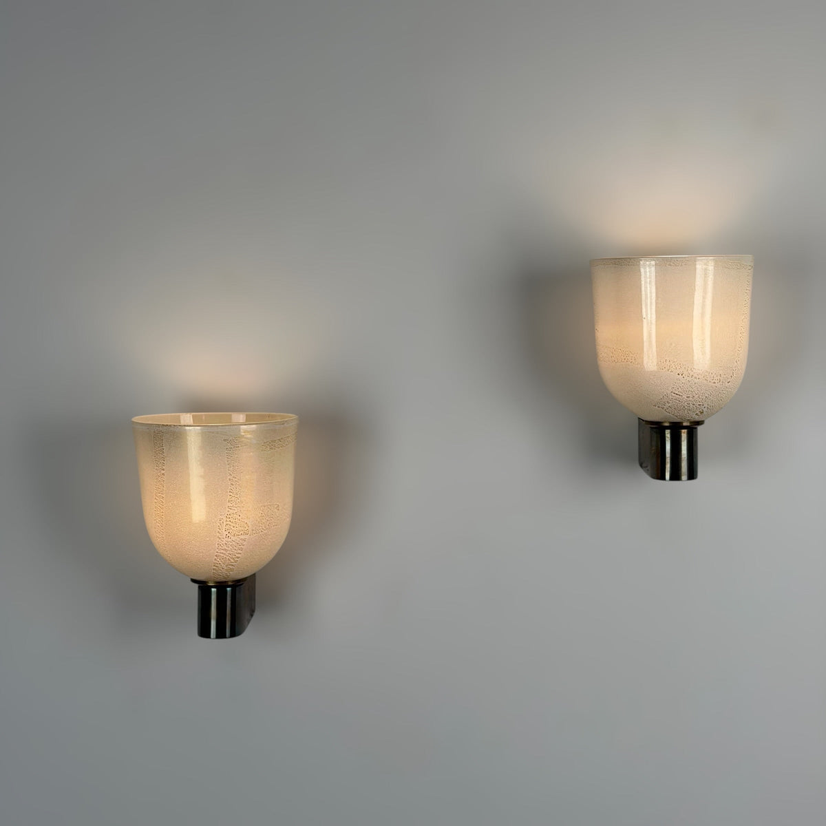 Rare Pair of Carlo Scarpa "Lattimo Aurato" Sconces for M.V.M. Cappellin, 1930 Sconces