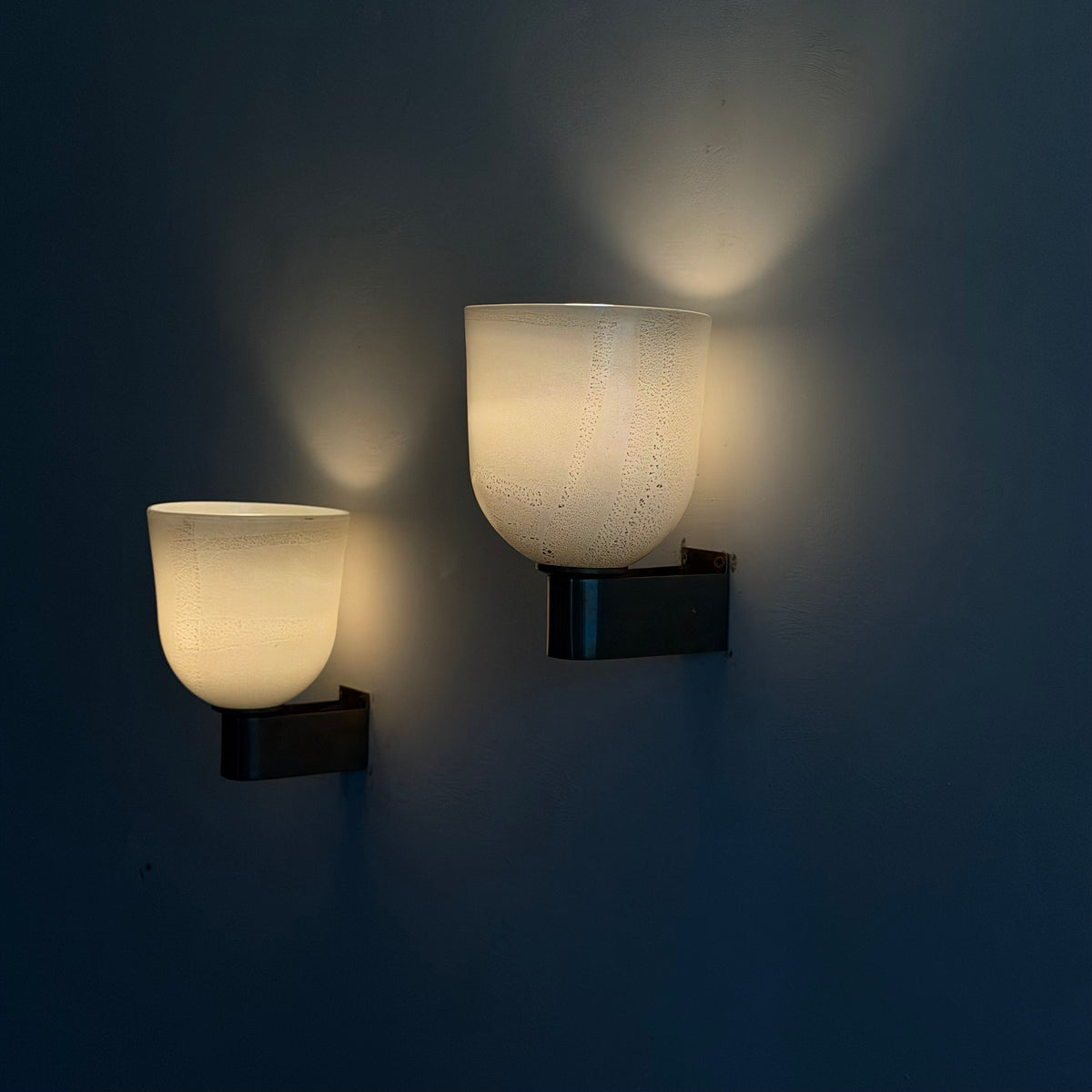Rare Pair of Carlo Scarpa "Lattimo Aurato" Sconces for M.V.M. Cappellin, 1930 Sconces