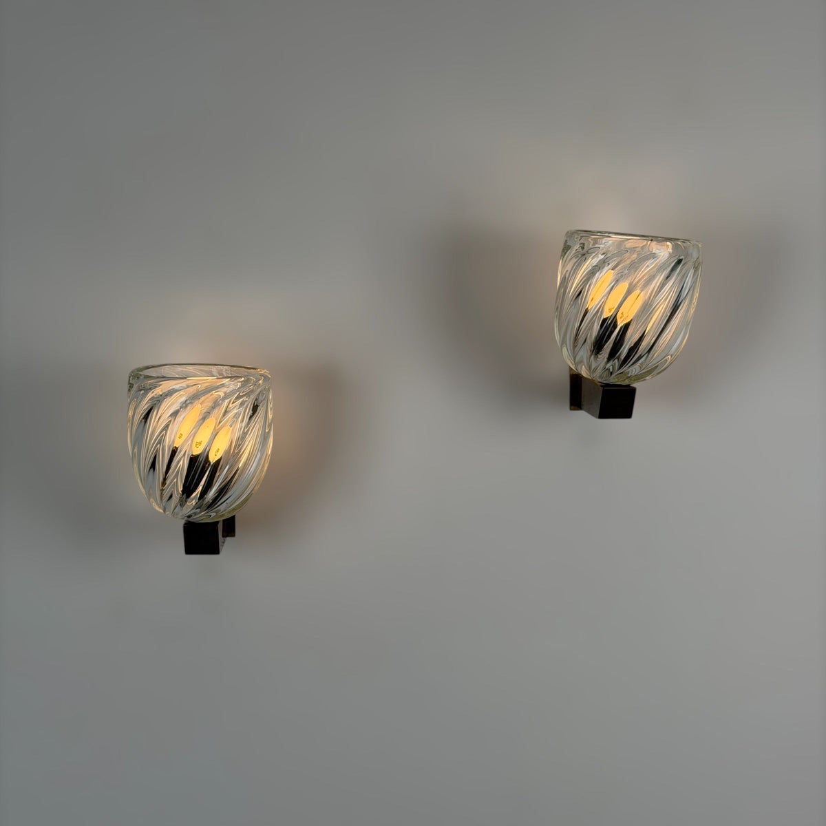 Rare Pair of "Mezzo Diamante" Murano Glass Wall Sconces by Carlo Scarpa for Venini, 1940s Sconces