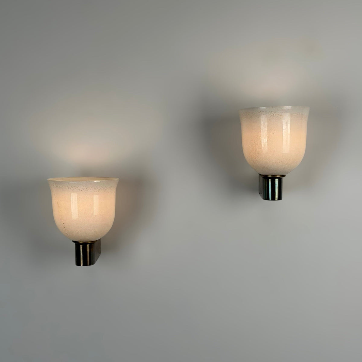 Rare Pair of Tomaso Buzzi "Tulip-Shaped Lattimo Incamiciato" Sconces for Venini, 1930s Sconces