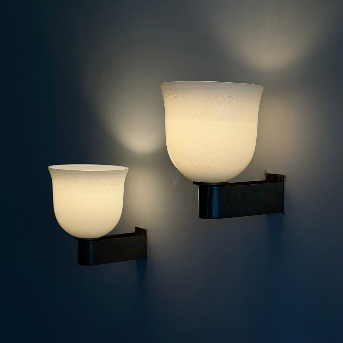 Rare Pair of Tomaso Buzzi "Tulip-Shaped Lattimo Incamiciato" Sconces for Venini, 1930s Sconces