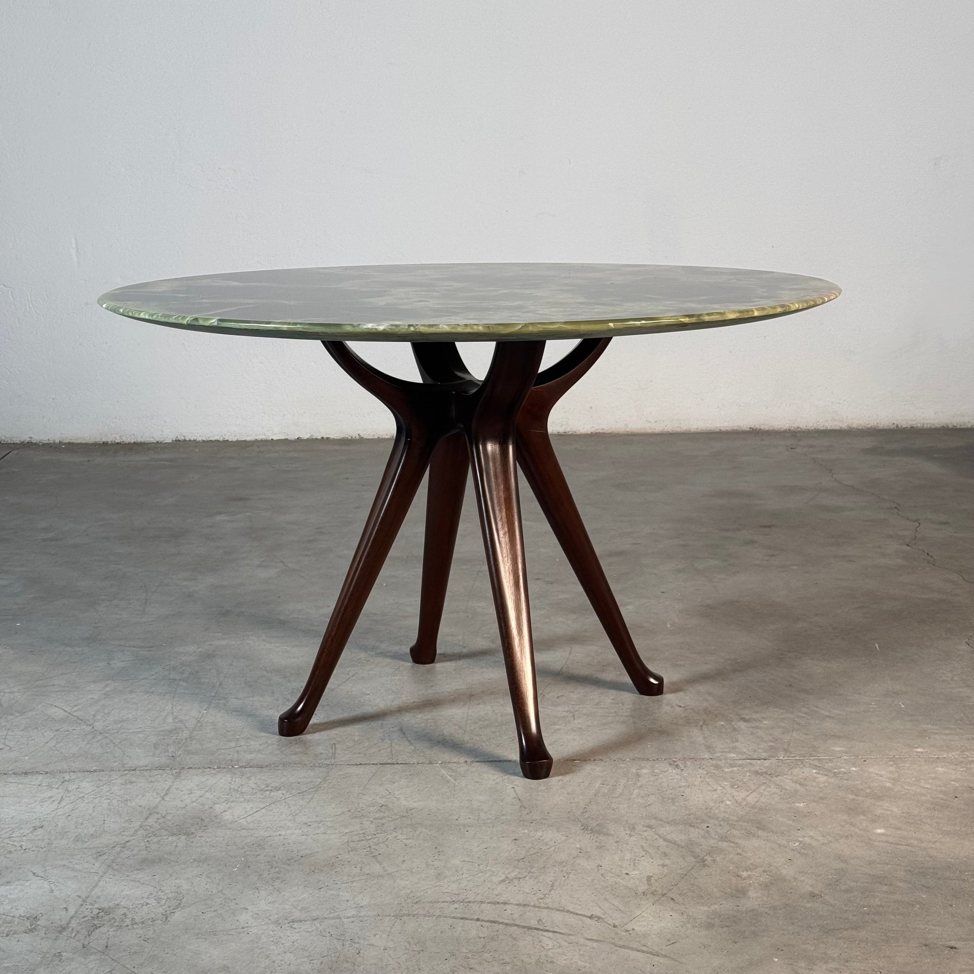 Round Onyx & Solid Walnut Dining Table by Osvaldo Borsani, 1950s Dining Tables