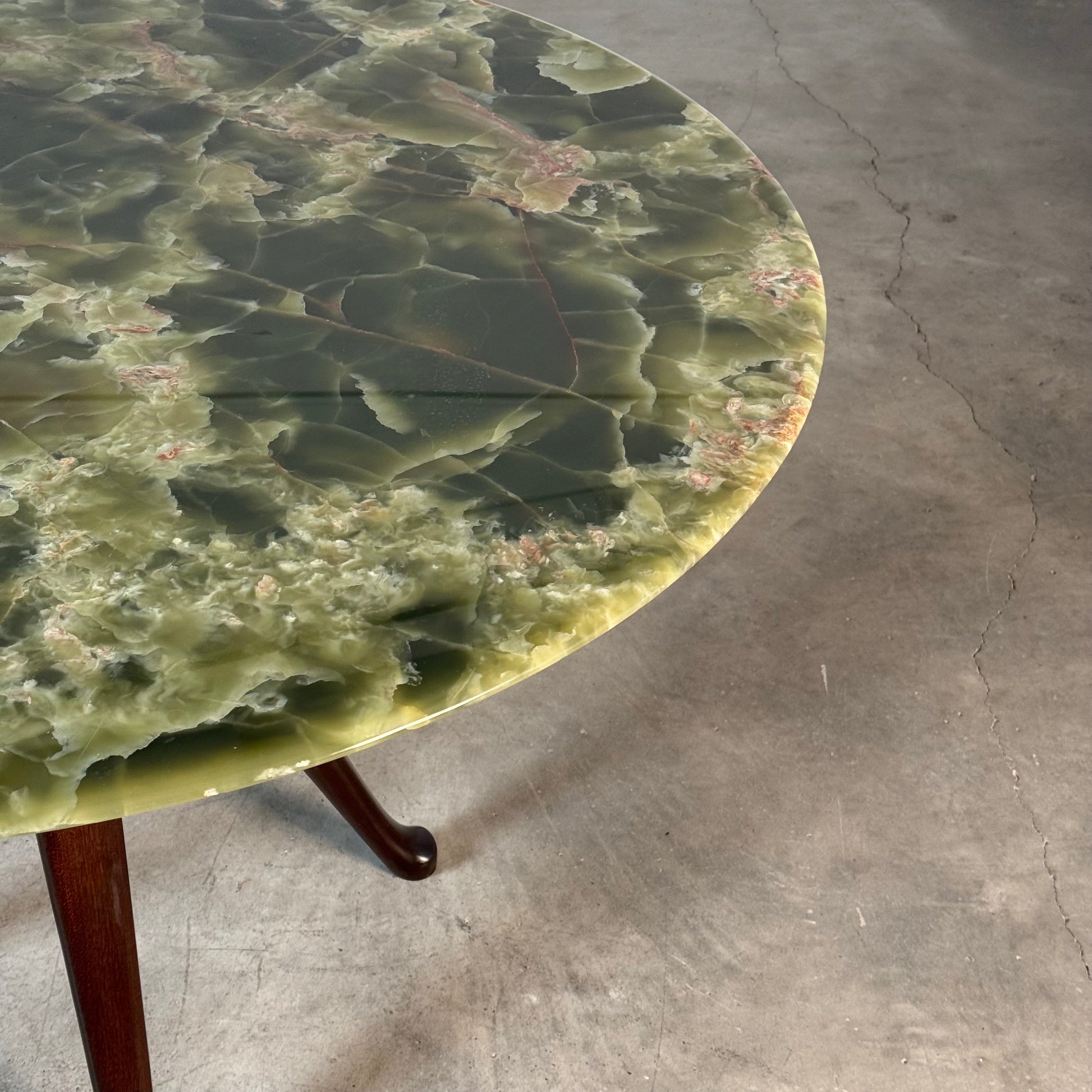 Round Onyx & Solid Walnut Dining Table by Osvaldo Borsani, 1950s Dining Tables