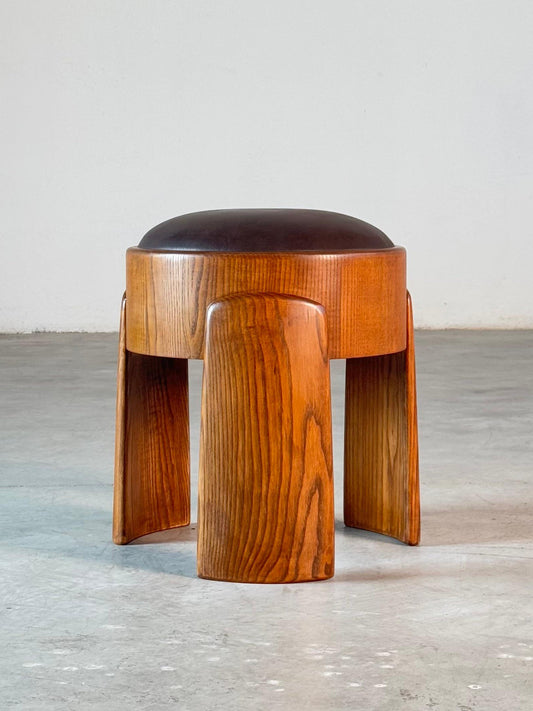 Sculptural Stool in Ash Wood with Dark Brown Waxed Leather by Forme, Italy Stools