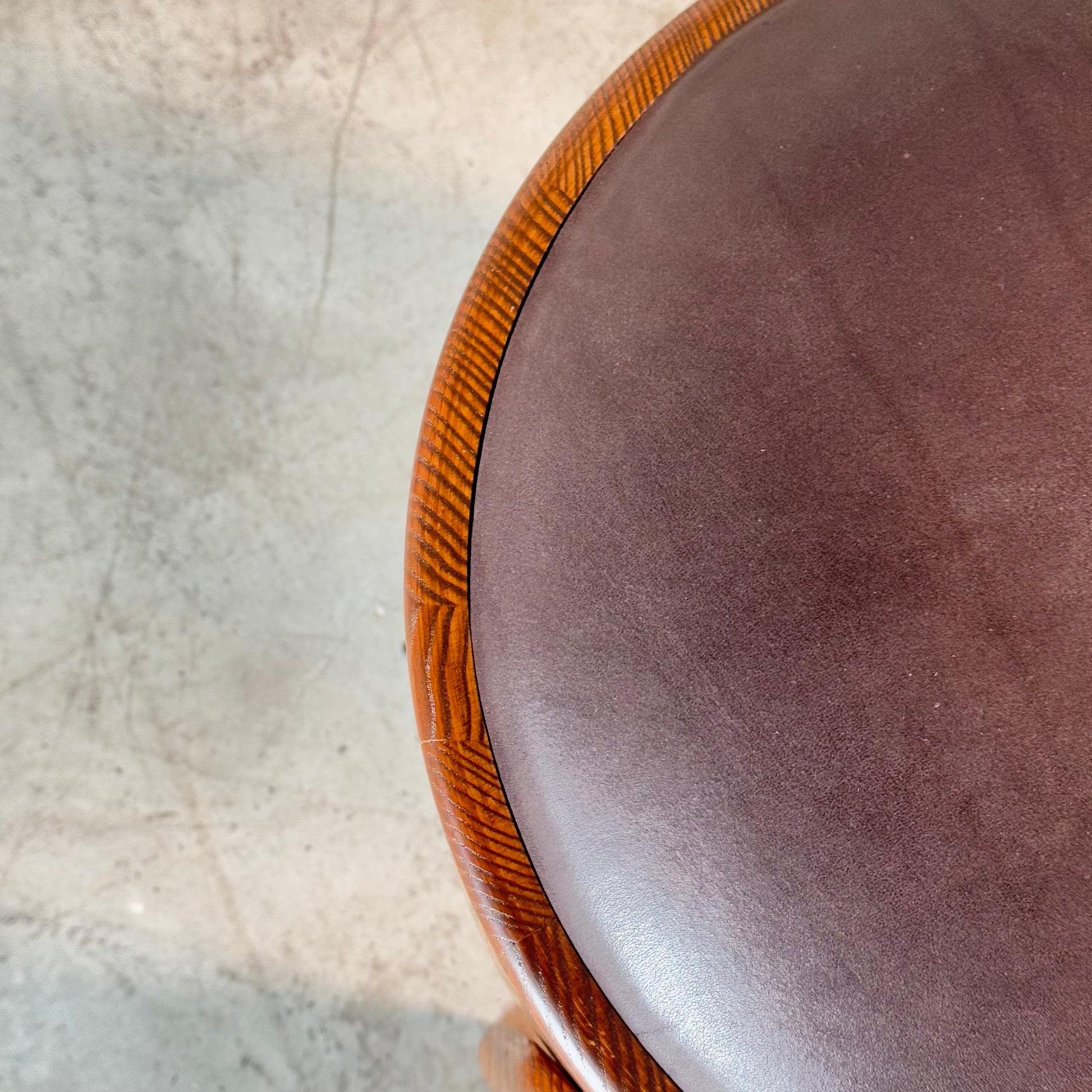 Sculptural Stool in Ash Wood with Dark Brown Waxed Leather by Forme, Italy Stools