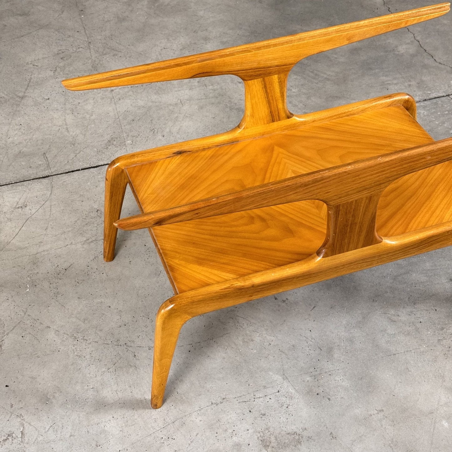 Sculptural Walnut Coffee Table by Gio Ponti for Domus Nova, Italy, 1950s Coffee Tables