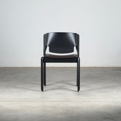 Set of 8 "Model 122" Dining Room Chairs by Vico Magistretti for Cassina 1970s Dining Chairs