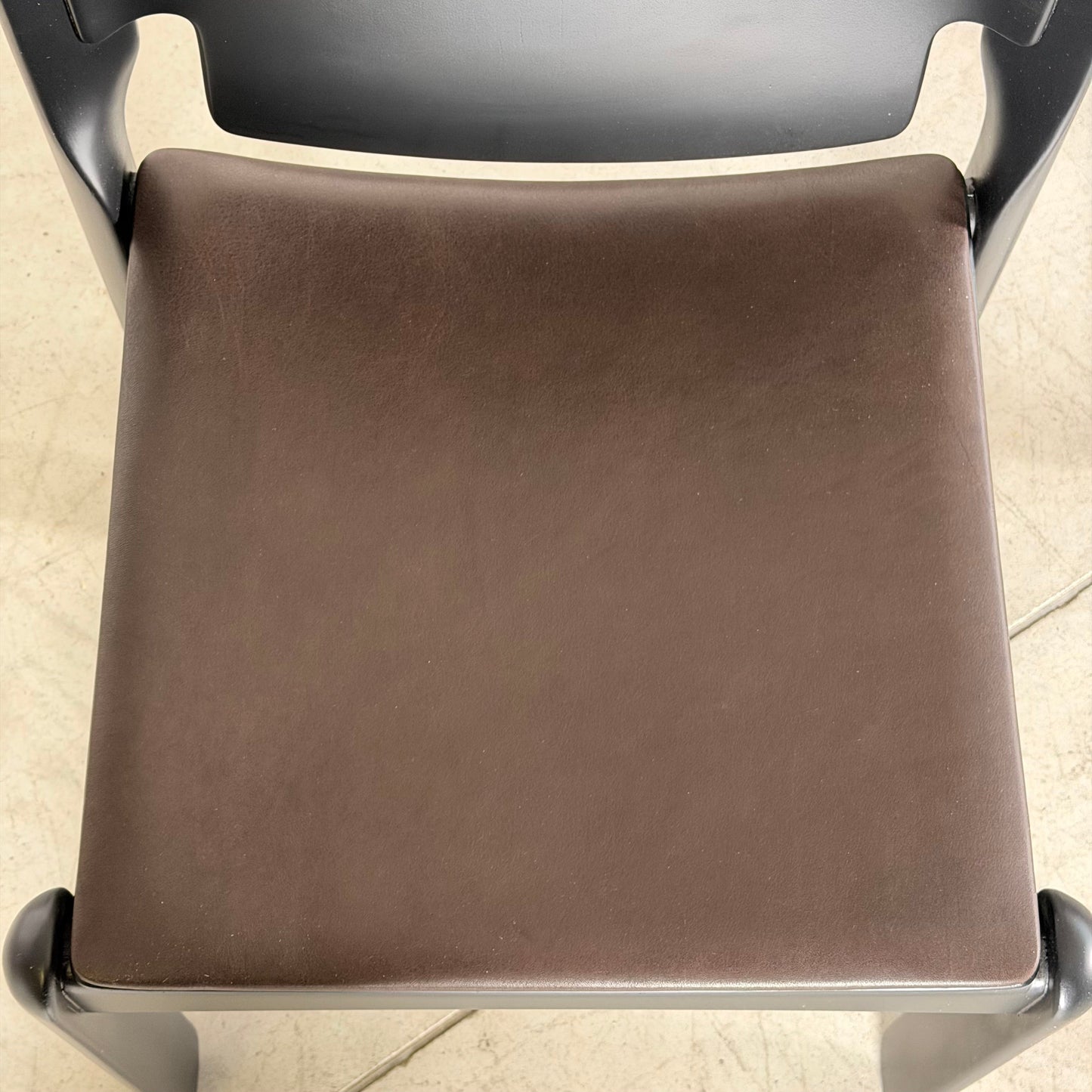 Set of 8 "Model 122" Dining Room Chairs by Vico Magistretti for Cassina 1970s Dining Chairs