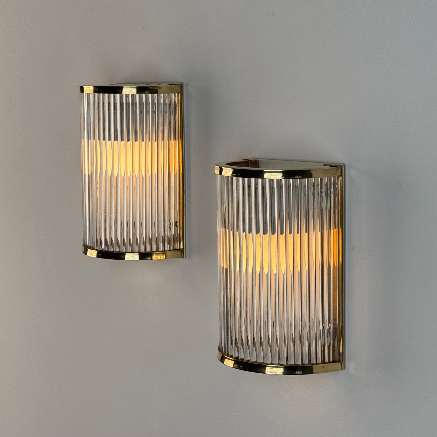Set of Two Art Deco Style Murano Glass and Brass Wall Sconces by De Majo, 1970s Sconces