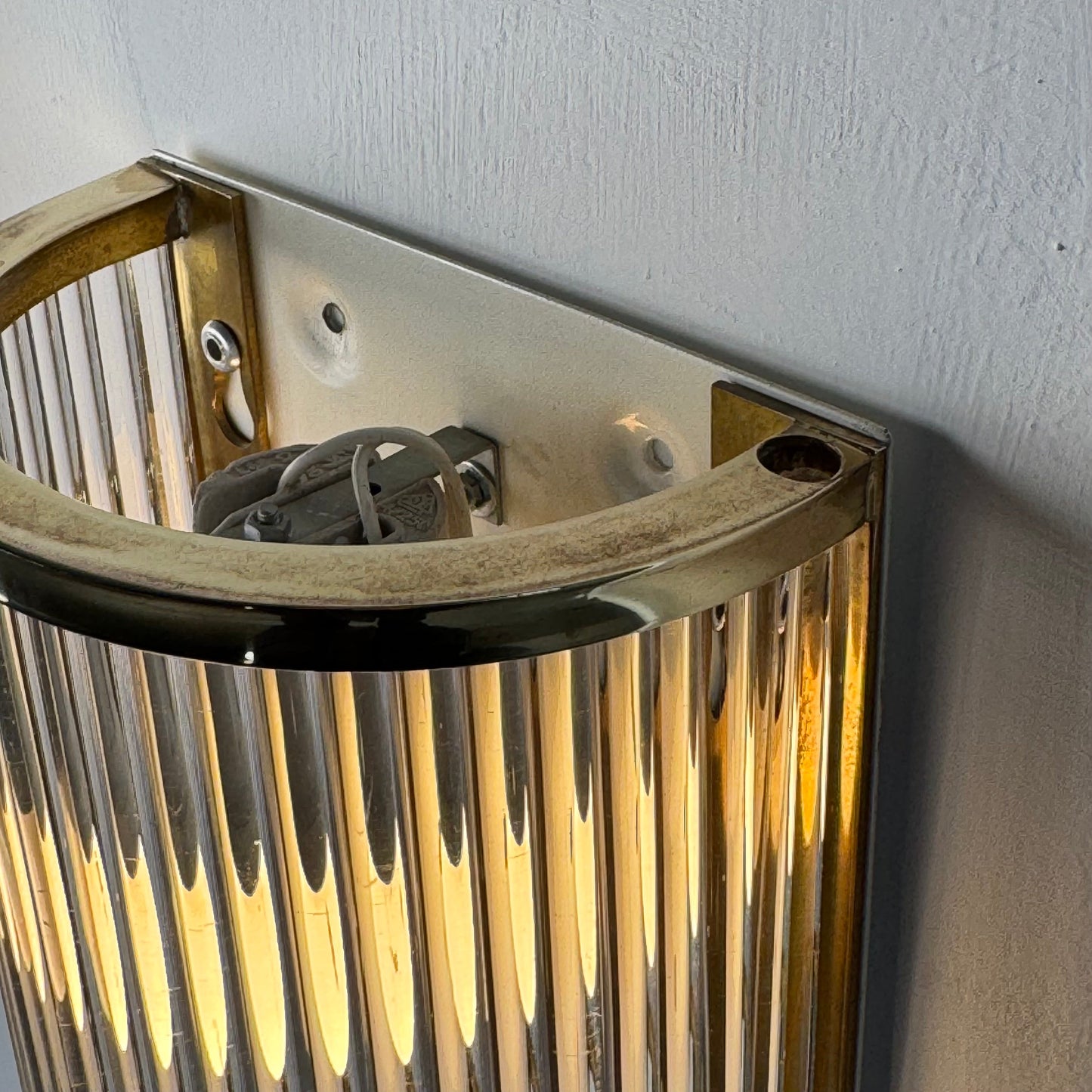 Set of Two Art Deco Style Murano Glass and Brass Wall Sconces by De Majo, 1970s Sconces