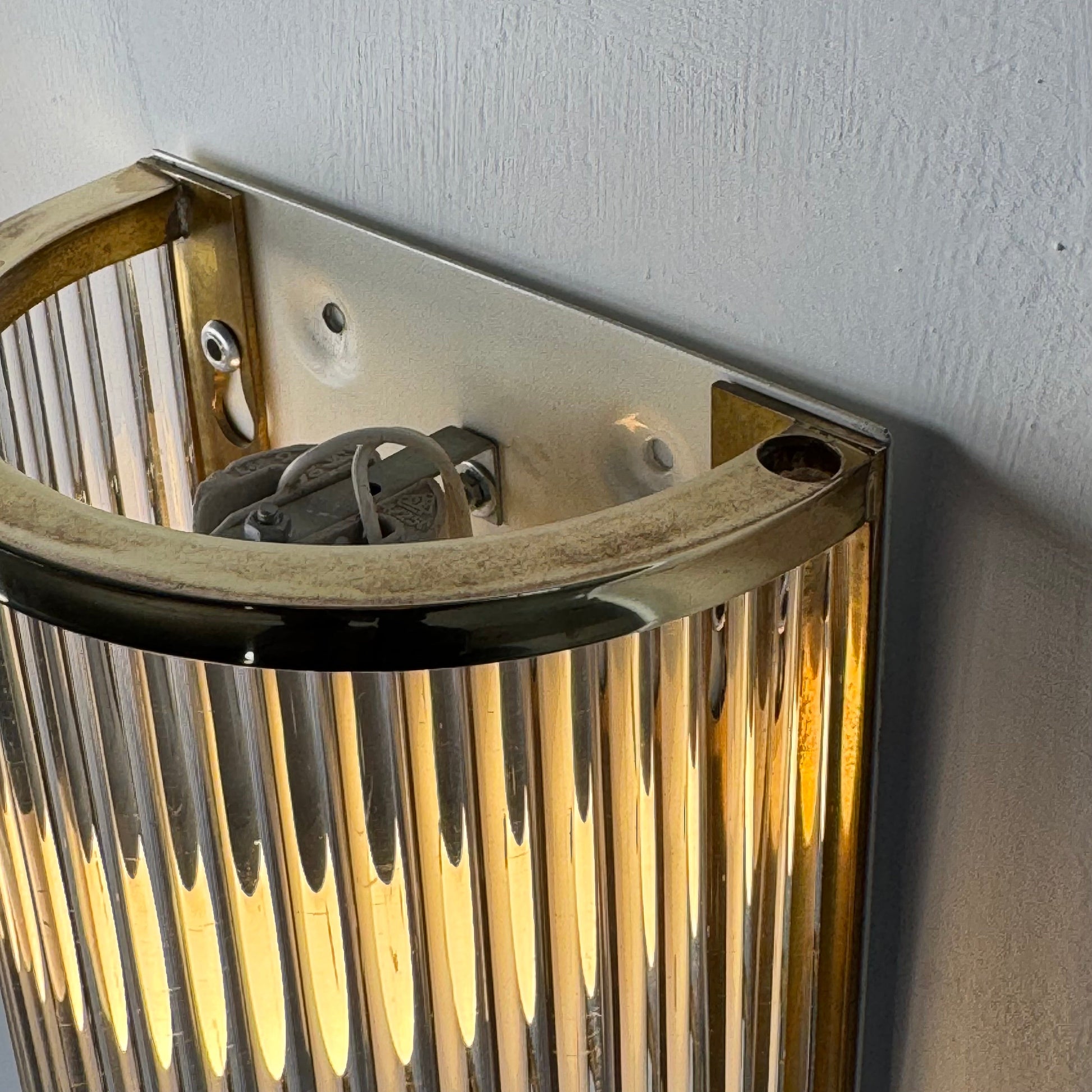 Set of Two Art Deco Style Murano Glass and Brass Wall Sconces by De Majo, 1970s Sconces