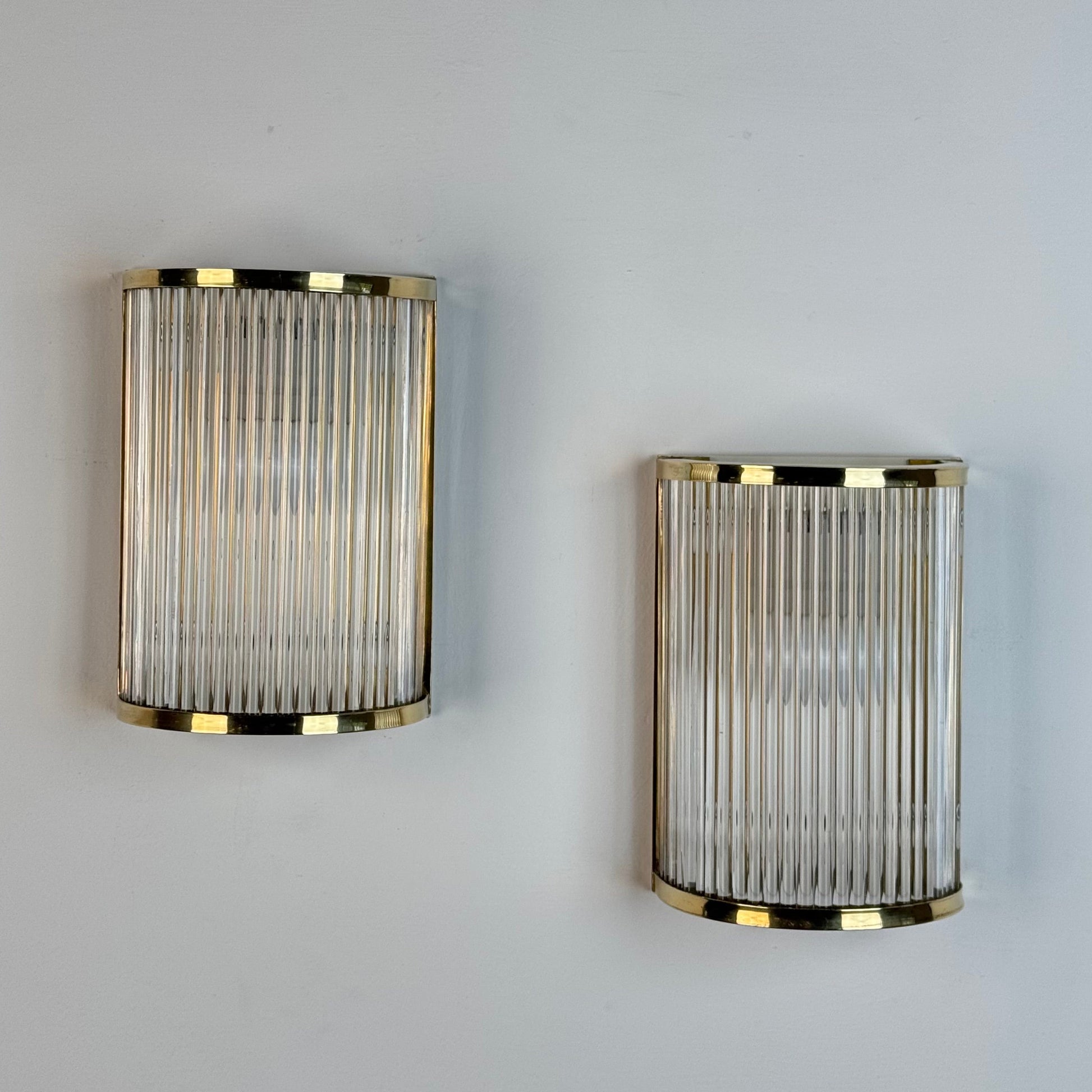 Set of Two Art Deco Style Murano Glass and Brass Wall Sconces by De Majo, 1970s Sconces