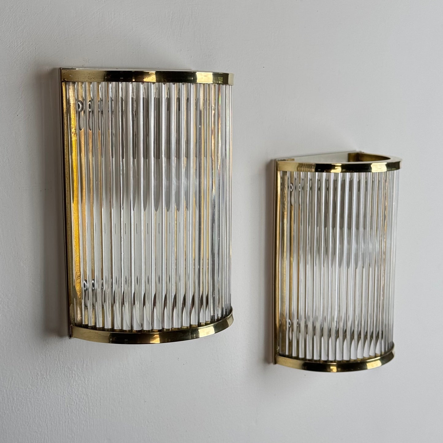 Set of Two Art Deco Style Murano Glass and Brass Wall Sconces by De Majo, 1970s Sconces