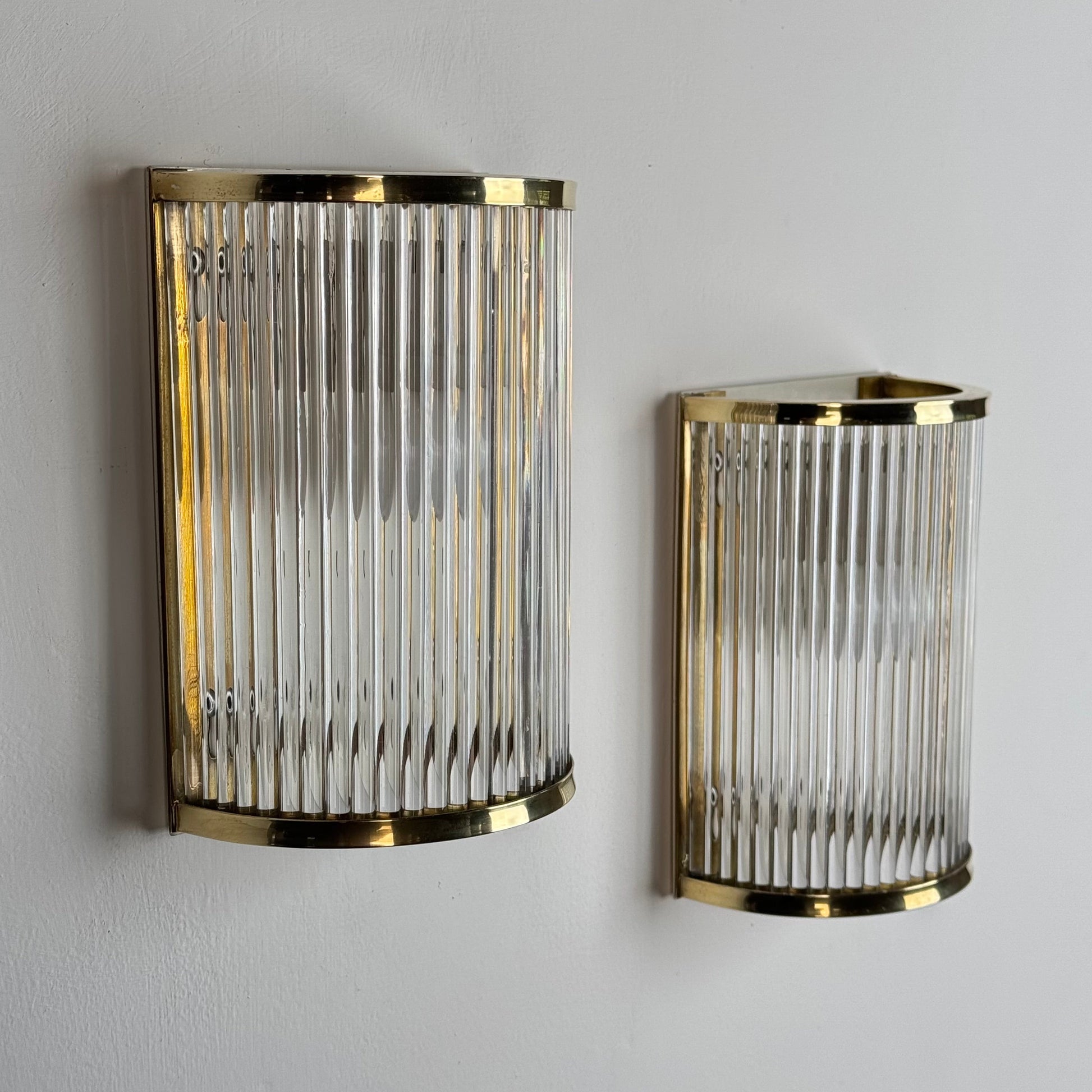 Set of Two Art Deco Style Murano Glass and Brass Wall Sconces by De Majo, 1970s Sconces