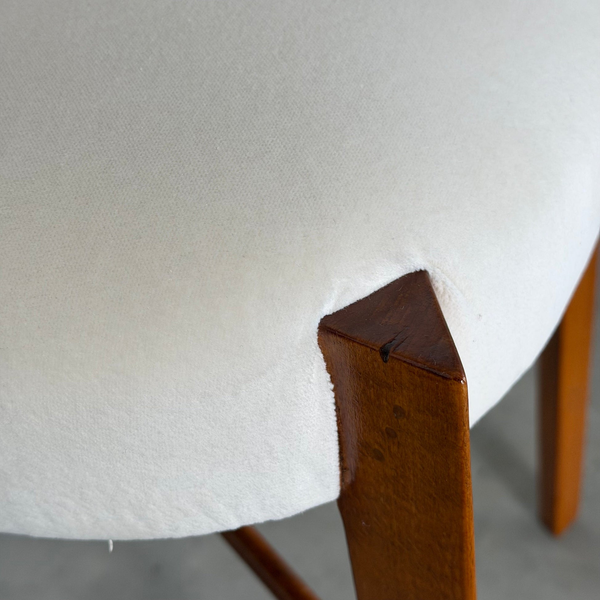 Set of 8 "969" Volute Chairs for the VI Triennale by Gio Ponti, Montina, 1970s Dining Chairs