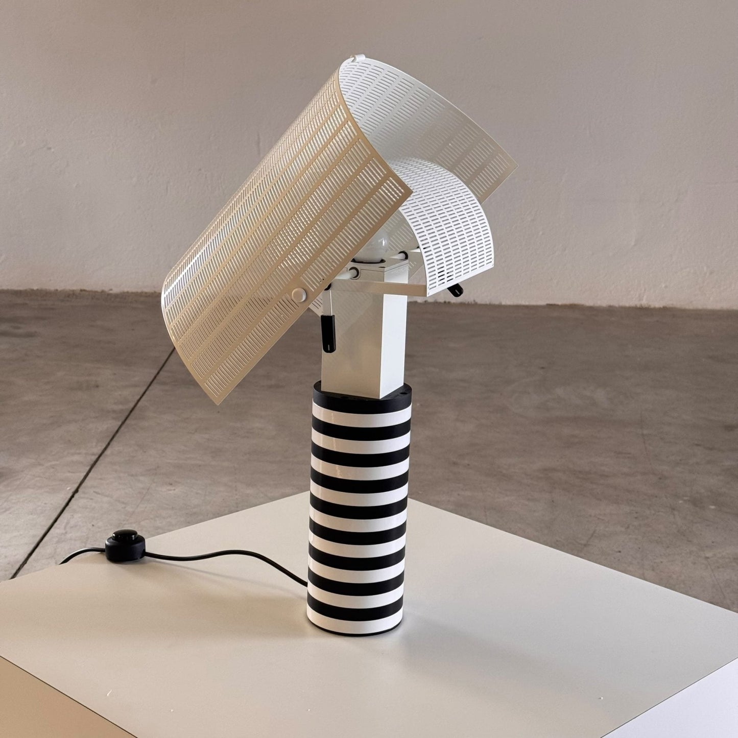 "Shogun" Table Lamp by Mario Botta for Artemide, Italy, 1986 Table Lamps