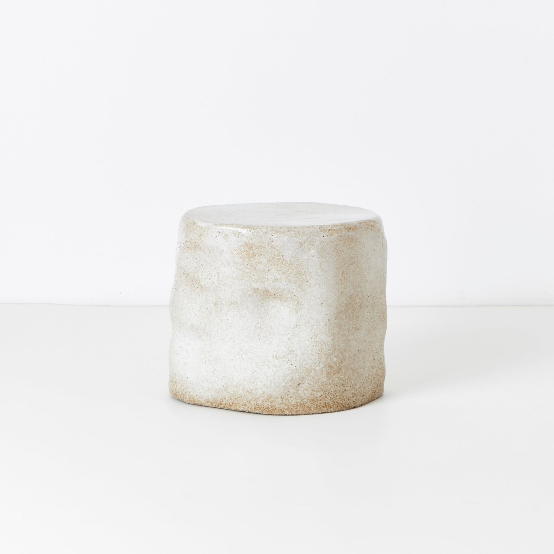 Small Ceramic Side Table in Coral White End Tables