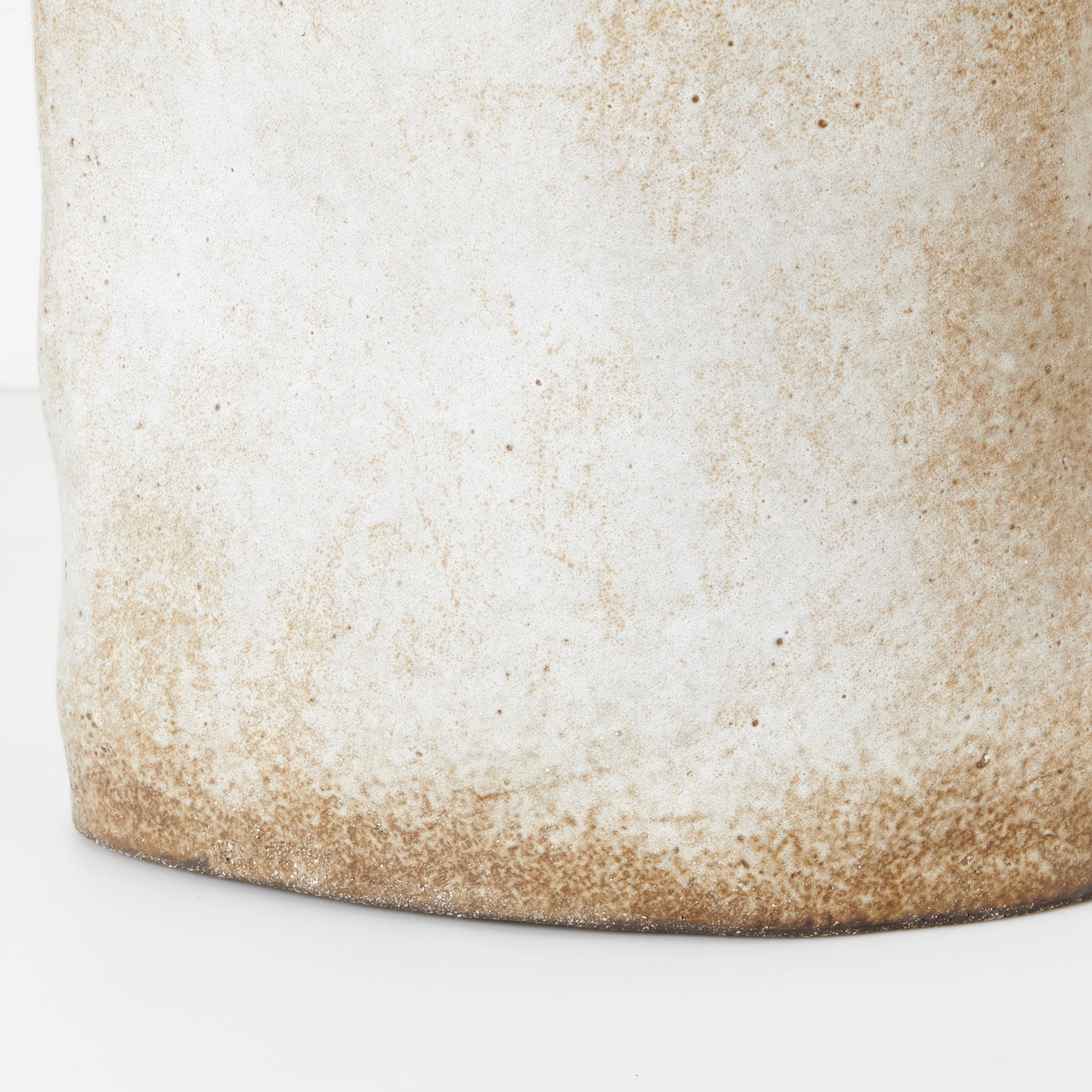 Small Ceramic Side Table in Coral White End Tables