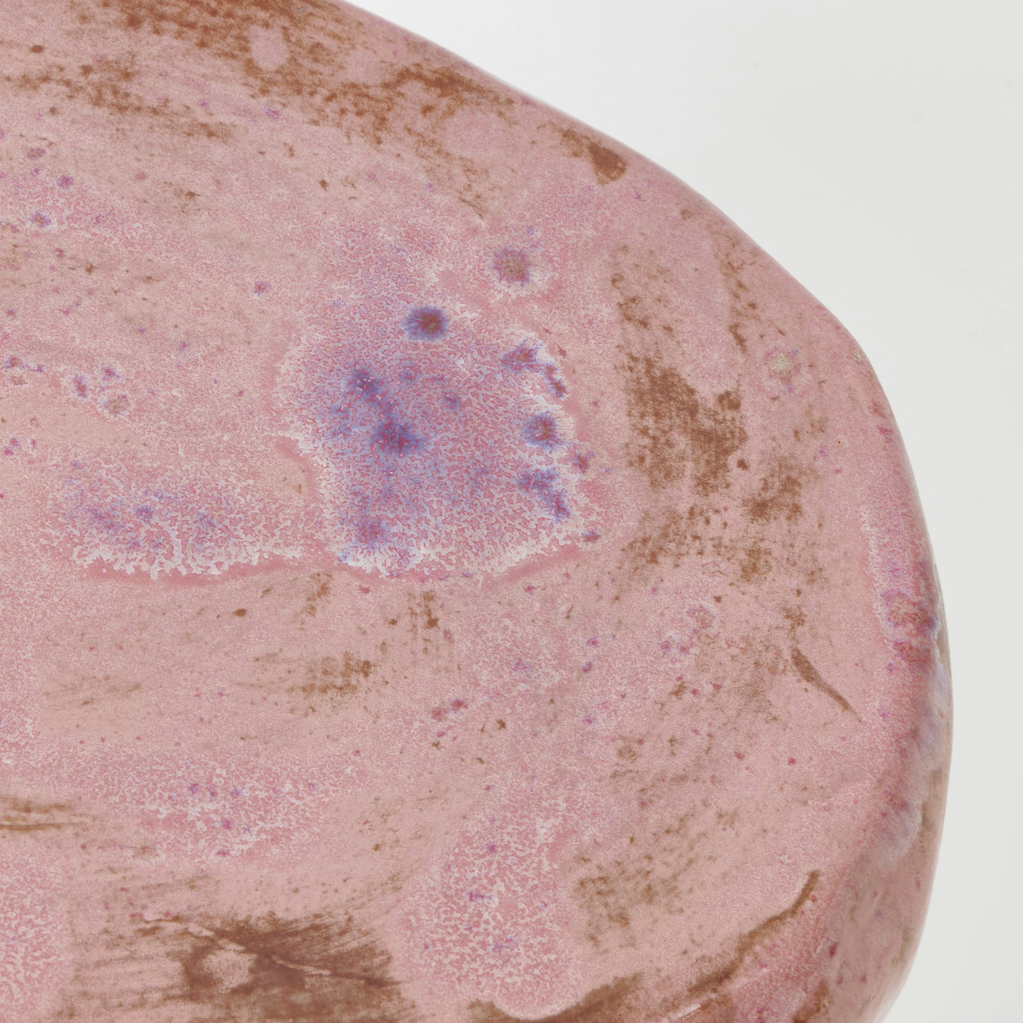 Small Ceramic Side Table in Petri Pink End Tables