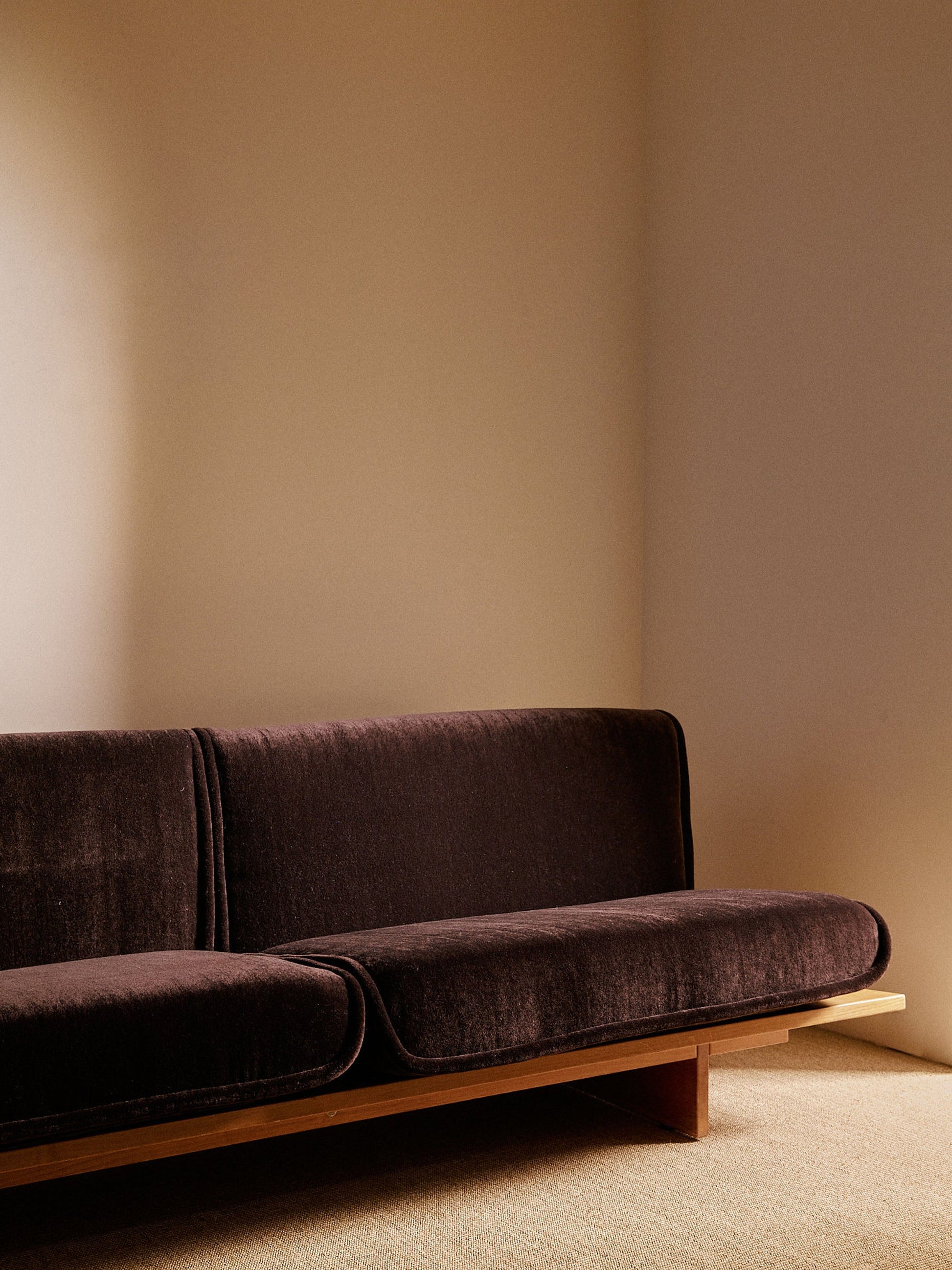 Sofa in Oak by Osvaldo Borsani, Italy, Circa 1960 Sofas