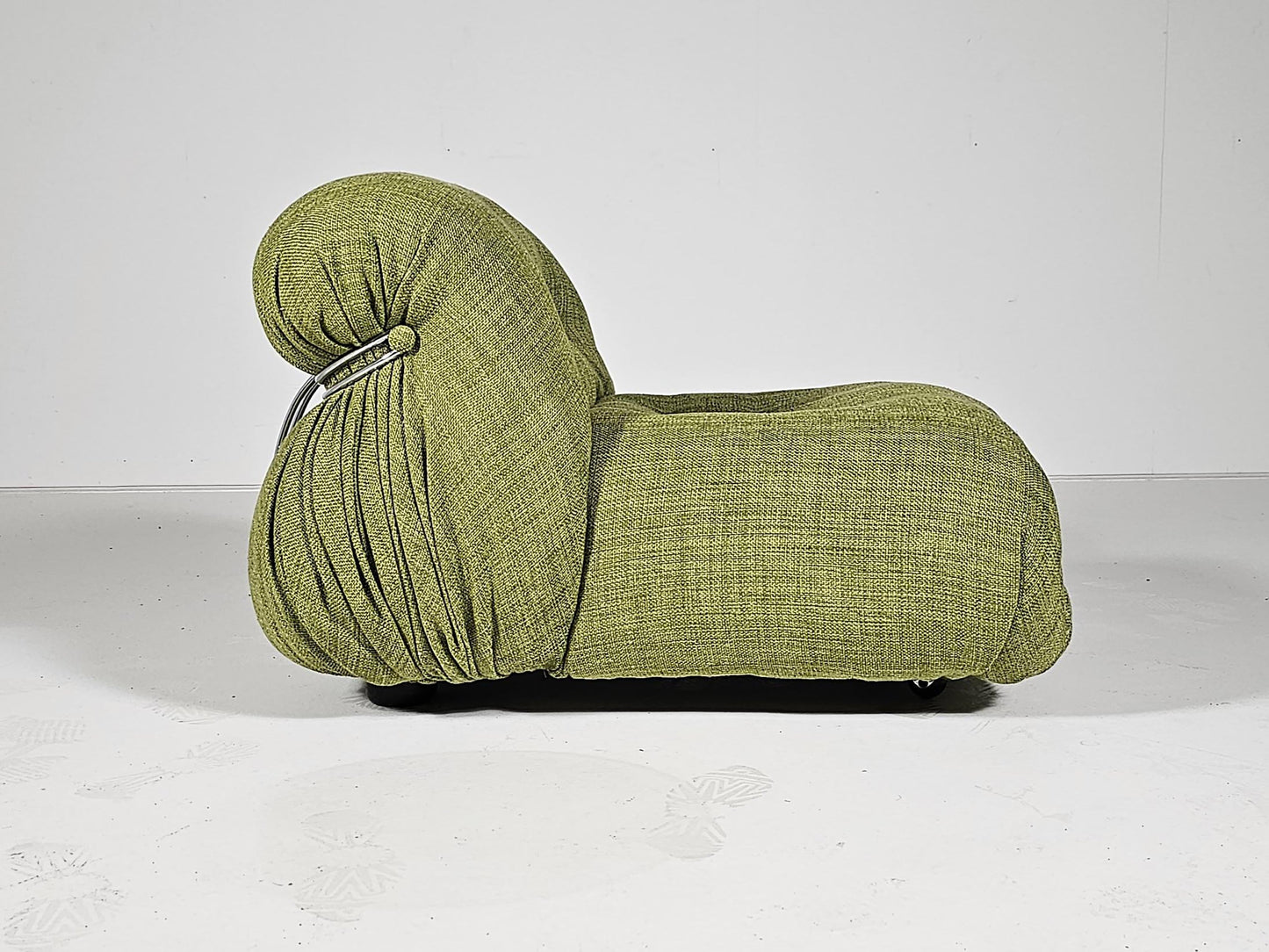 Soriana Lounge Chair in Green Linen, Afra & Tobia Scarpa, Cassina Chairs