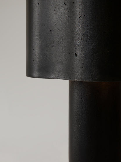 Lampe de table Coy en patine noire par STEM