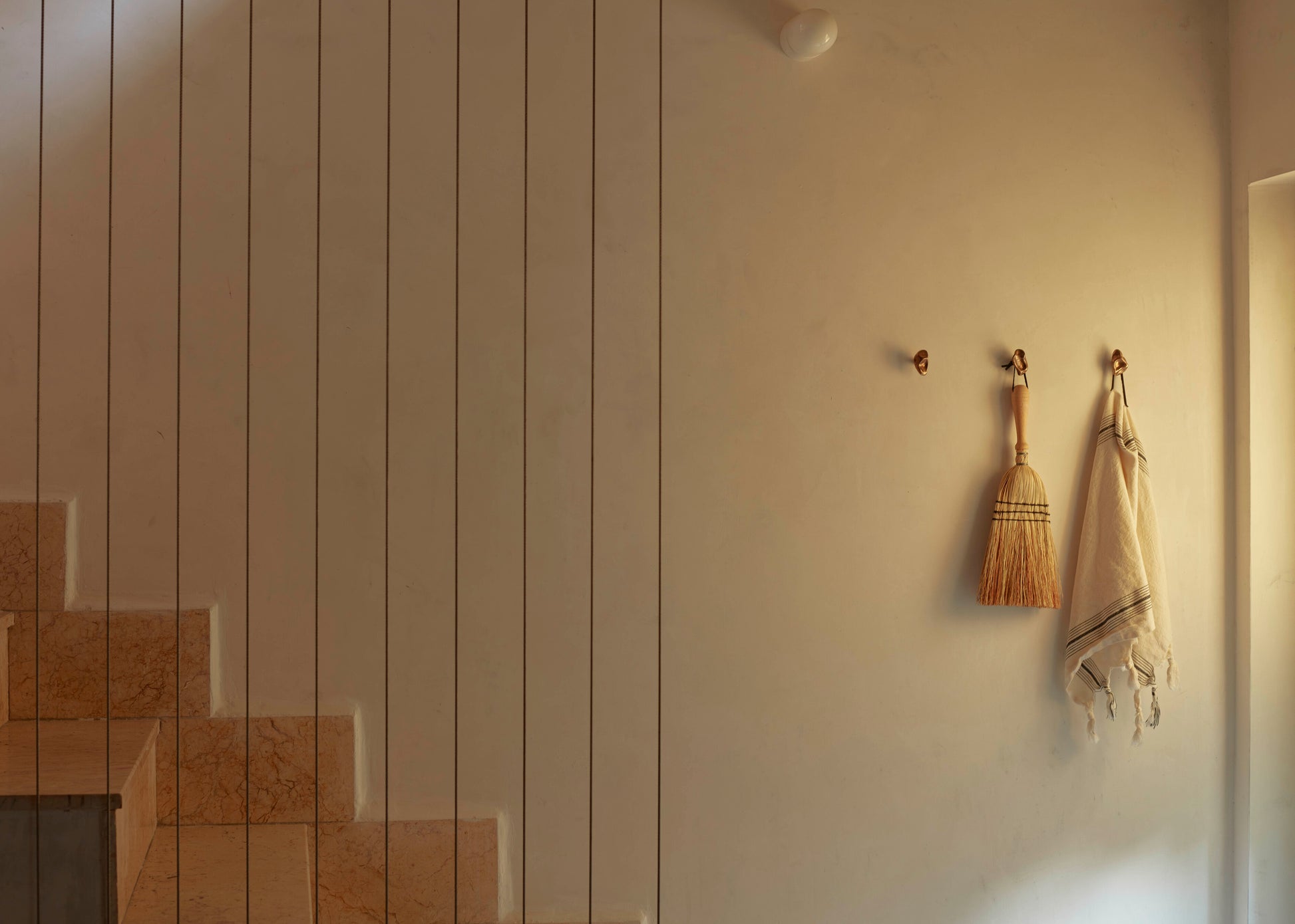 Subtle Pinch Small Knob/Hook by Evaanna Hardware