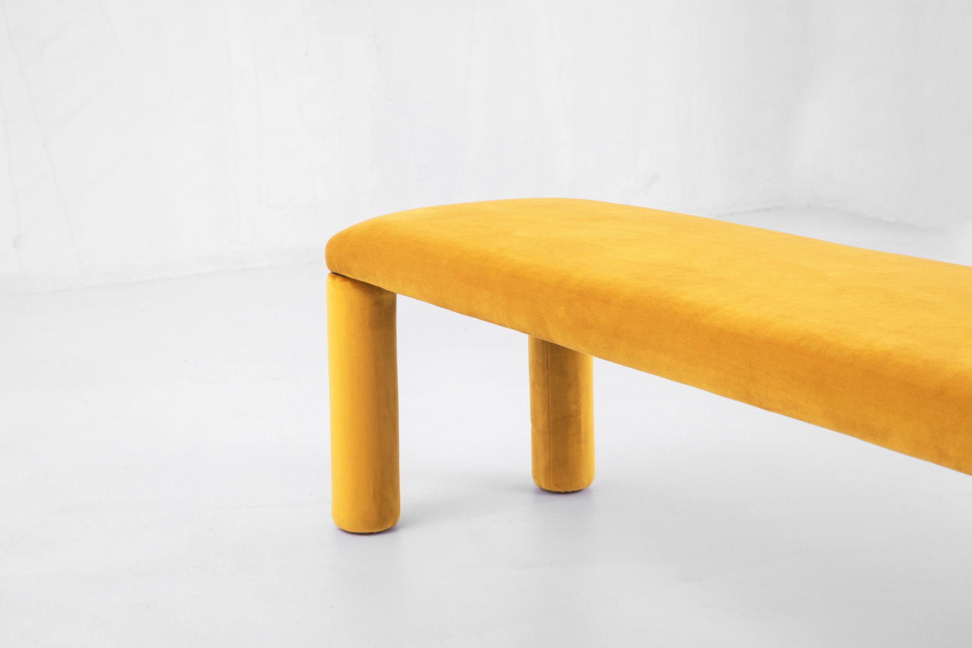 Temi Bench in Mostaza Benches