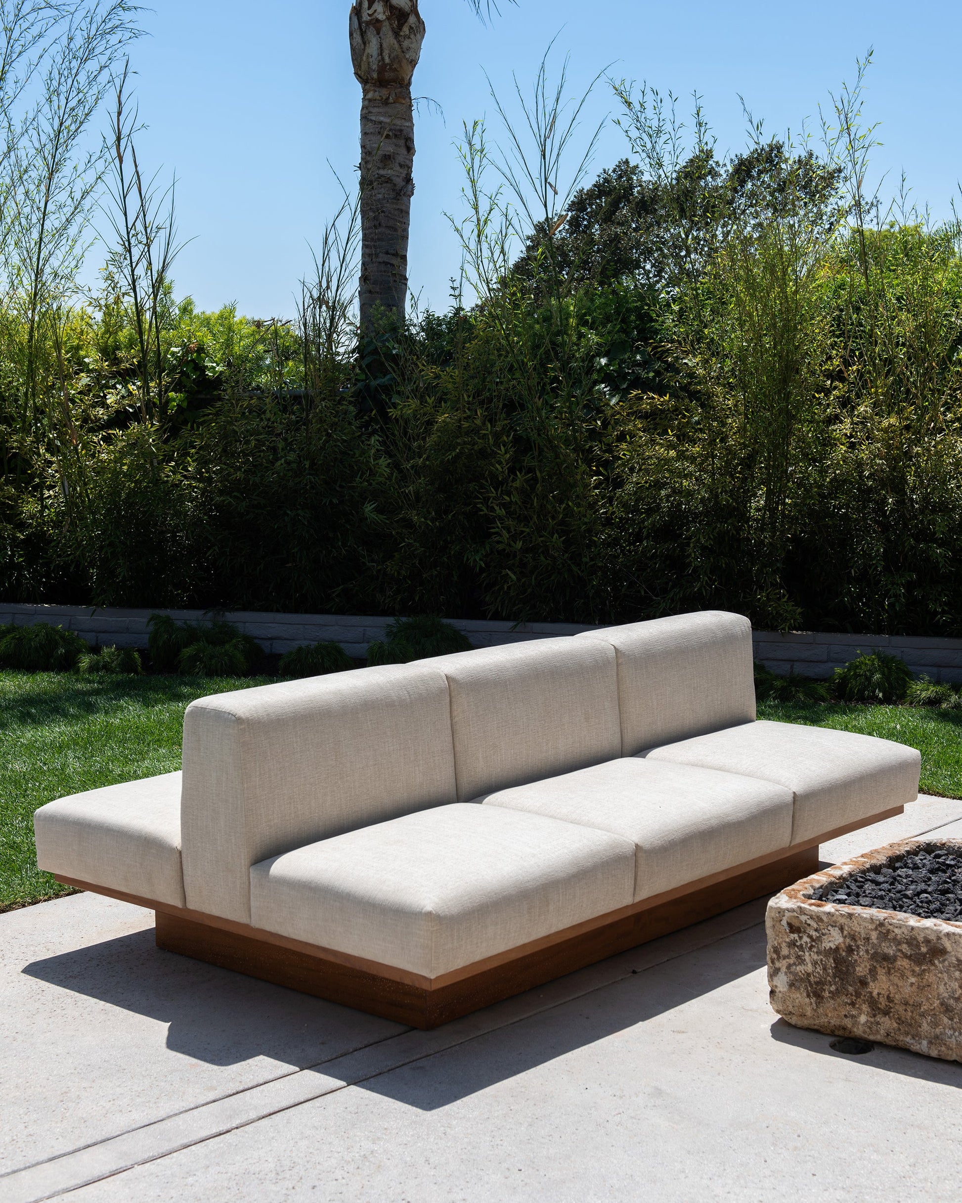 Tete-A-Tete Outdoor Sofa Outdoor Sofas