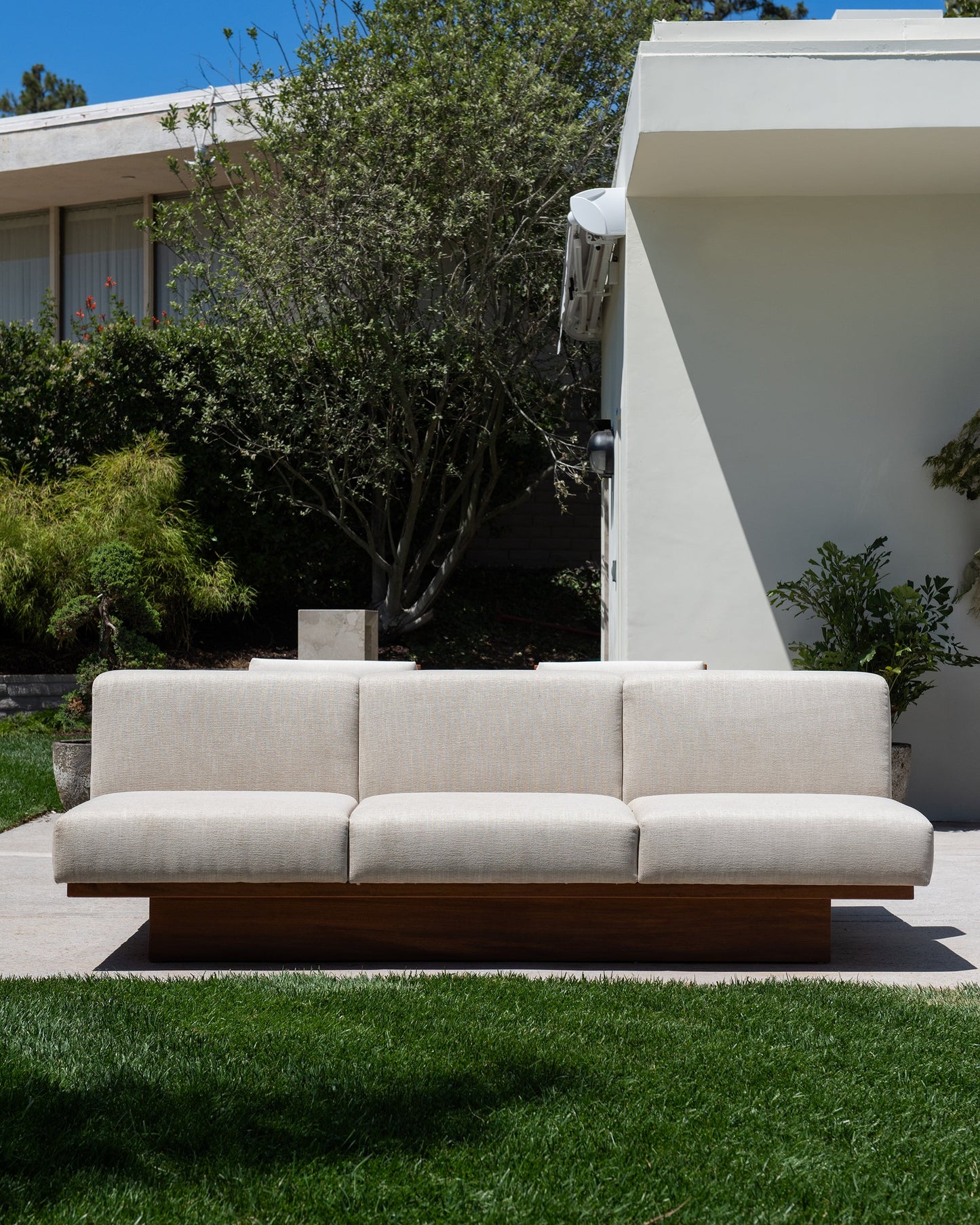 Tete-A-Tete Outdoor Sofa Outdoor Sofas