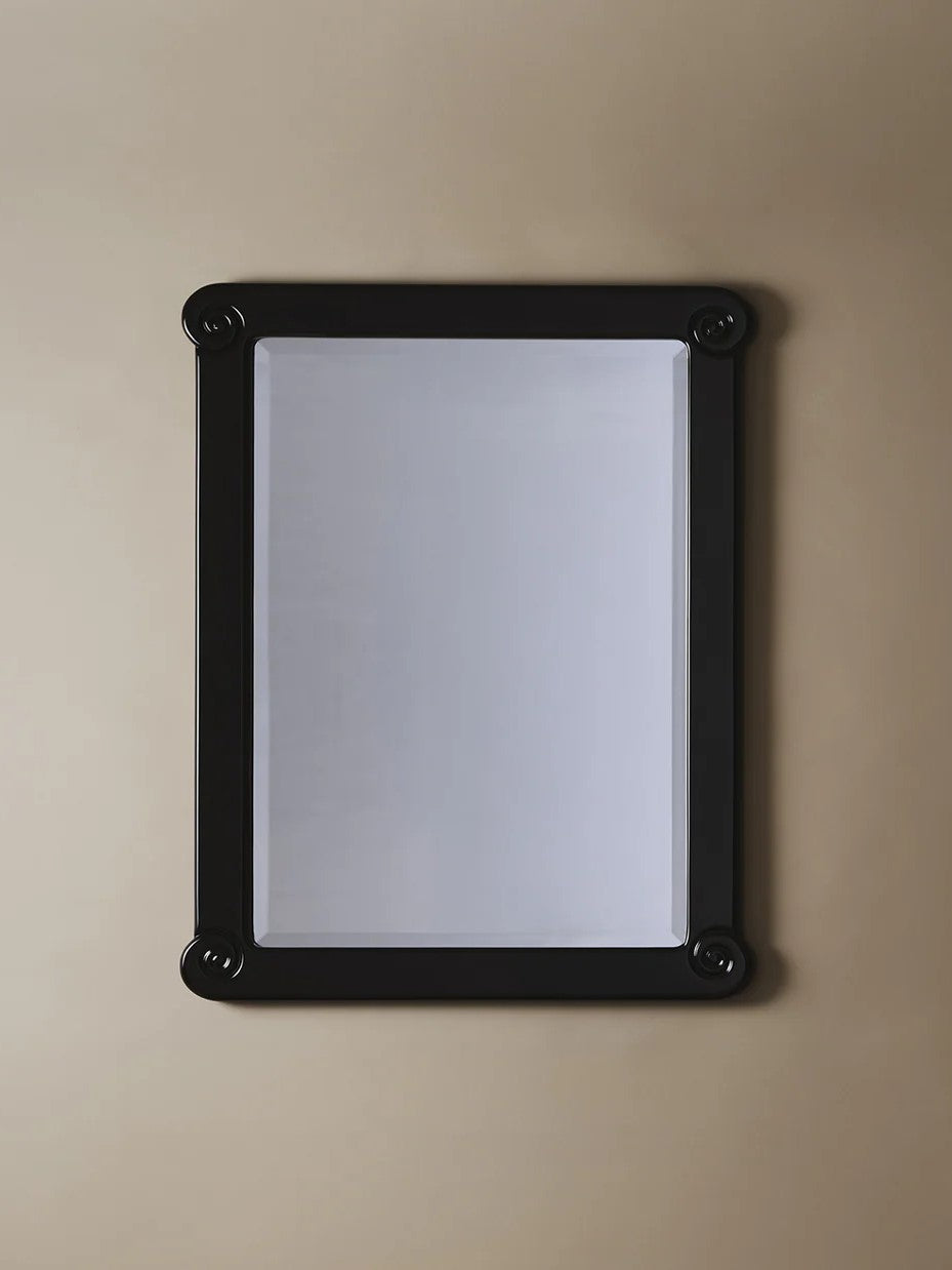 'The Nautilus Mirror’ by Astrid Houssin