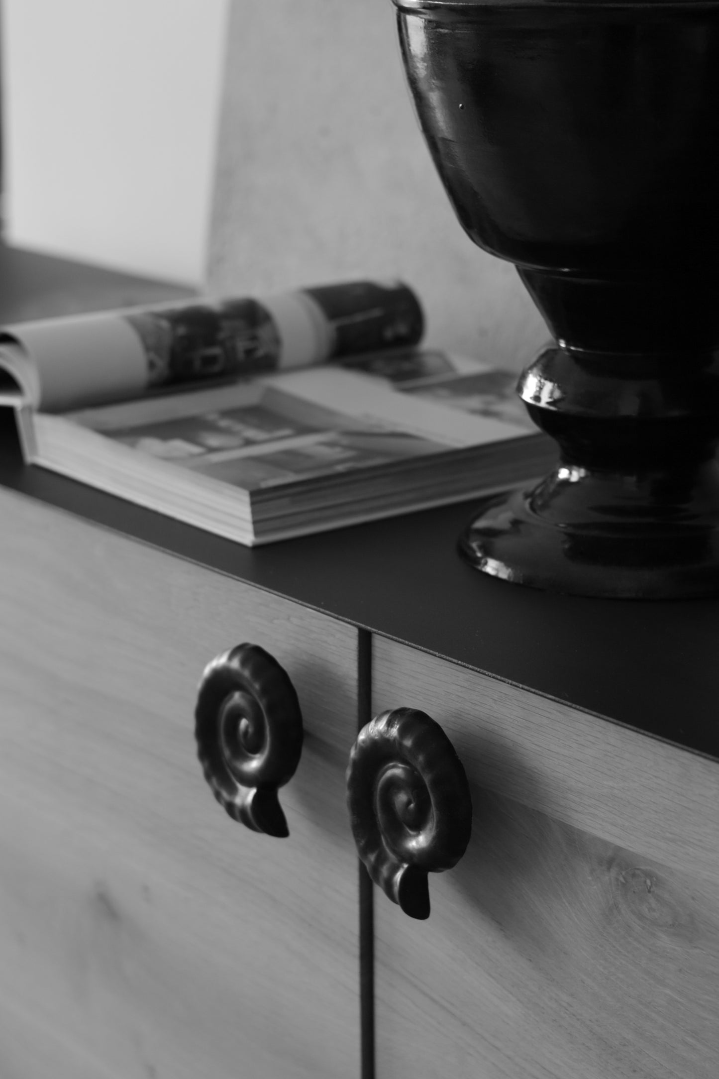 The Shell Hand-Crafted Ceramic Knob Hardware