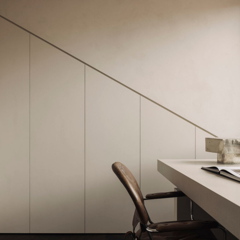 The Standing Desk by Kasanai