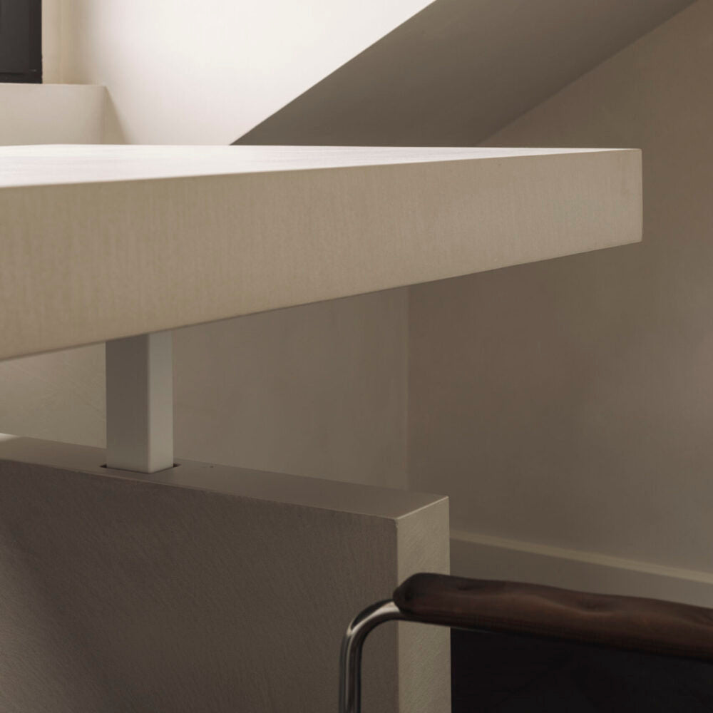 The Standing Desk by Kasanai