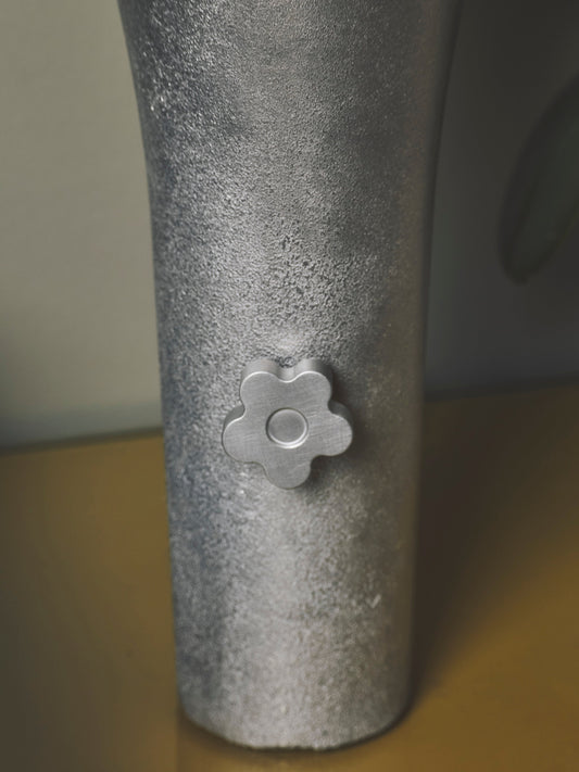 Three Flowers and a Vase Table Lamps