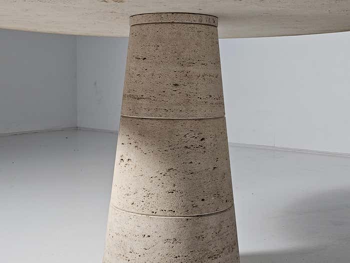 Travertine Round Dining Table by Angelo Mangiarotti for Up&Up, 1970s Dining Tables